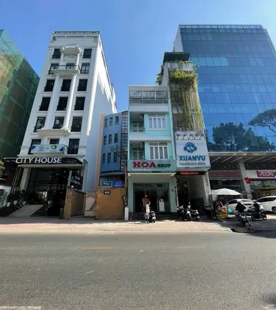 Bán nhà mặt tiền 100 đường Cao Thắng Quận 3