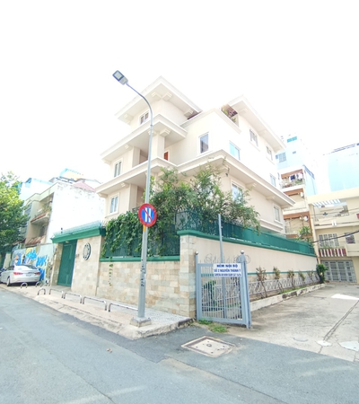 Bán nhà 2-4 Nguyễn Thành Ý Phường Đakao Quận 1