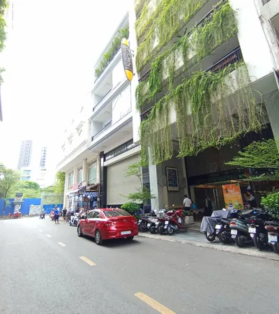 Bán nhà 15 Lưu Văn Lang Phường Bến Thành Quận 1