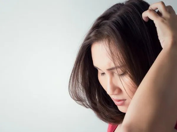 Nguyên nhân gây ra NGỨA DA ĐẦU