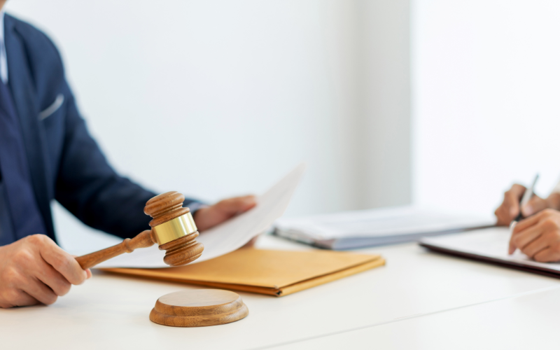 Việc thay đổi đại diện pháp luật là một trong những thủ tục quan trọng đối với doanh nghiệp, ảnh hưởng trực tiếp đến quyền lợi và nghĩa vụ của công ty. Việc thay đổi đại diện pháp luật là một trong những thủ tục quan trọng đối với doanh nghiệp, ảnh hưởng trực tiếp đến quyền lợi và nghĩa vụ của công ty.