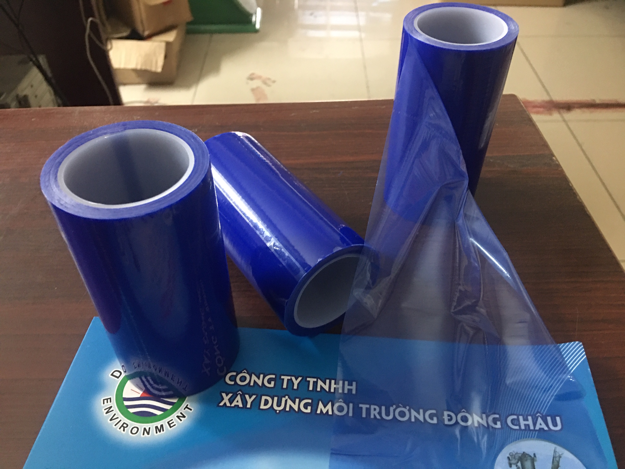 Con lăn dính bụi phòng sạch màu xanh, chất liệu Nylon, PE cấu tạo Con lăn dính bụi phòng sạch 6 inch màu xanh