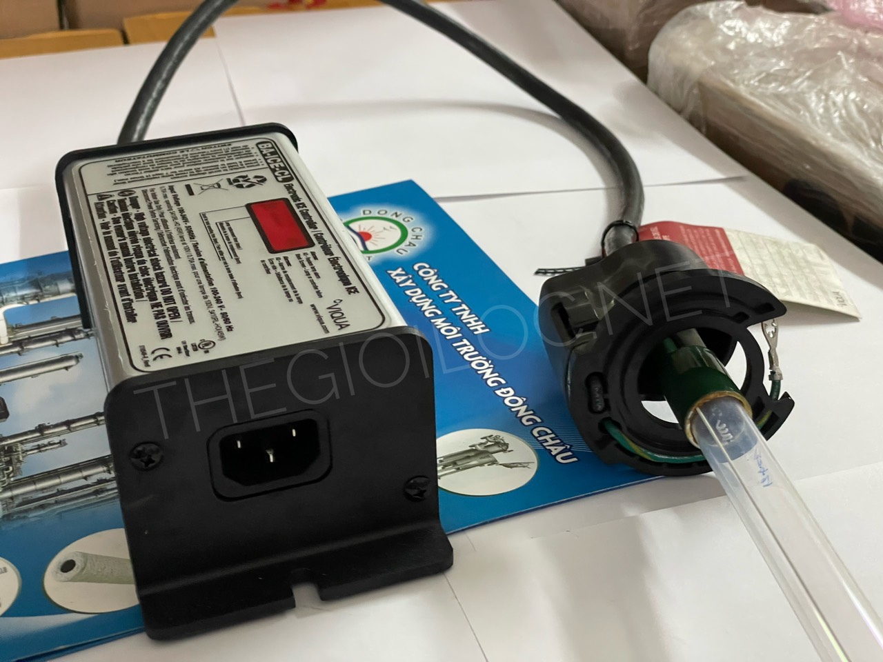 Bóng đèn Viqua Canada được cắm vào Tăng phô Ballast BA-ICE-CL