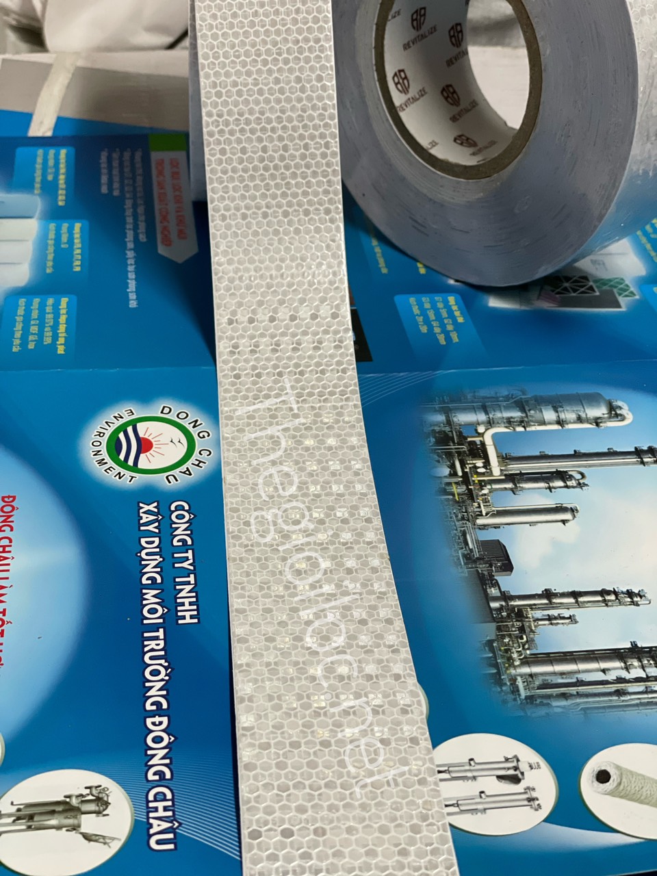 Băng keo tổ ong kim cương phản quang màu trắng chi tiết cấu tạo Băng keo tổ ong kim cương phản quang màu trắng