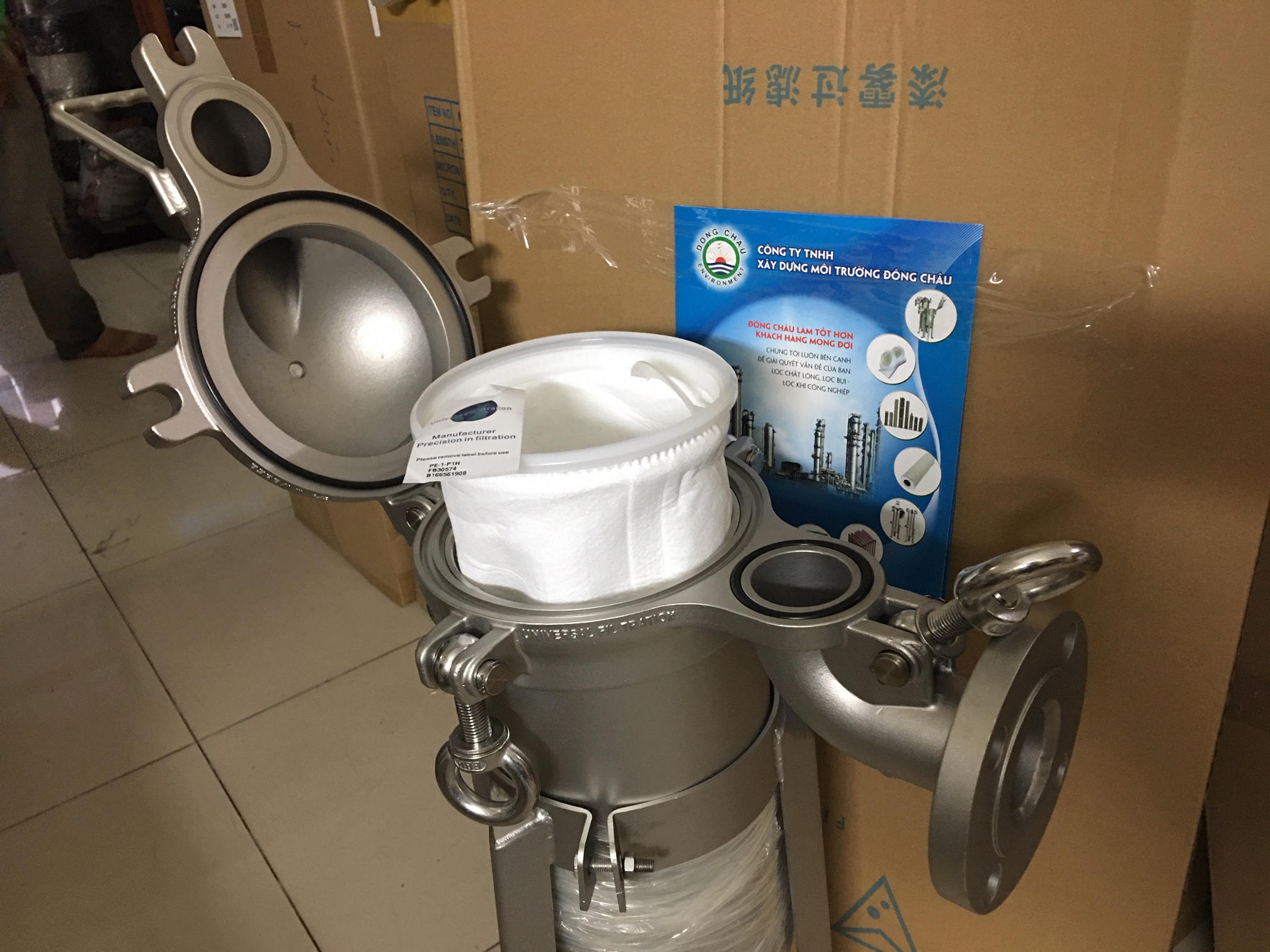 Bình lọc 1 túi TF Universal sau khi lắp túi Bình lọc 1 túi TF Universal sau khi lắp túi