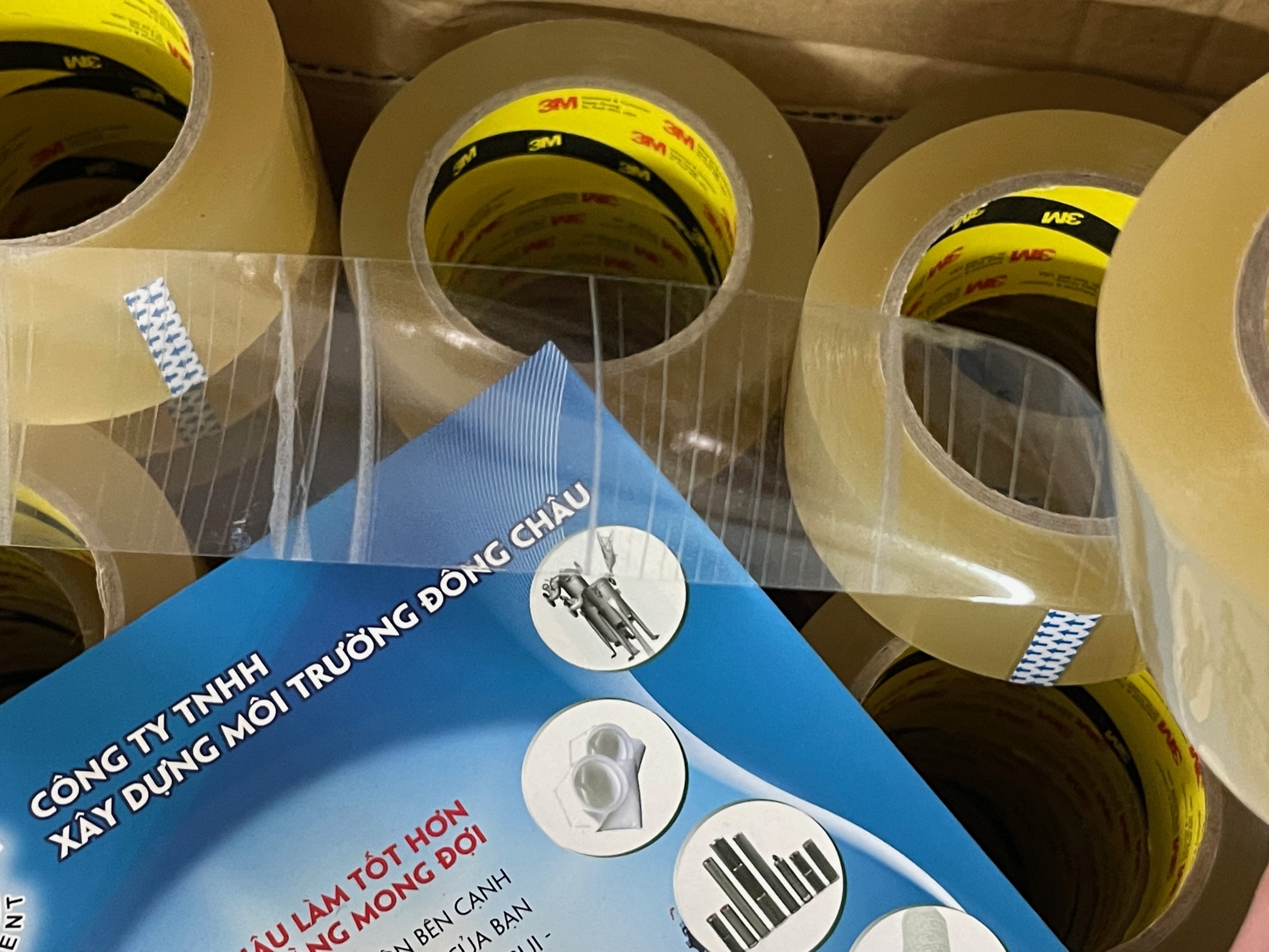 3M 309 vói độ dày 50 micron (0.05mm) rất chắn chắn, độ dính cao liên hệ đông châu phân phối Băng keo 1 mặt 3M 309 dán thùng