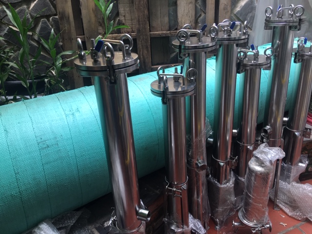 Bình lọc 1 lõi 10 inch, 20 inch, 30 inch DOE có chân so sánh Bình lọc 1 lõi 30 inch DOE Trung Quốc với các loại khác