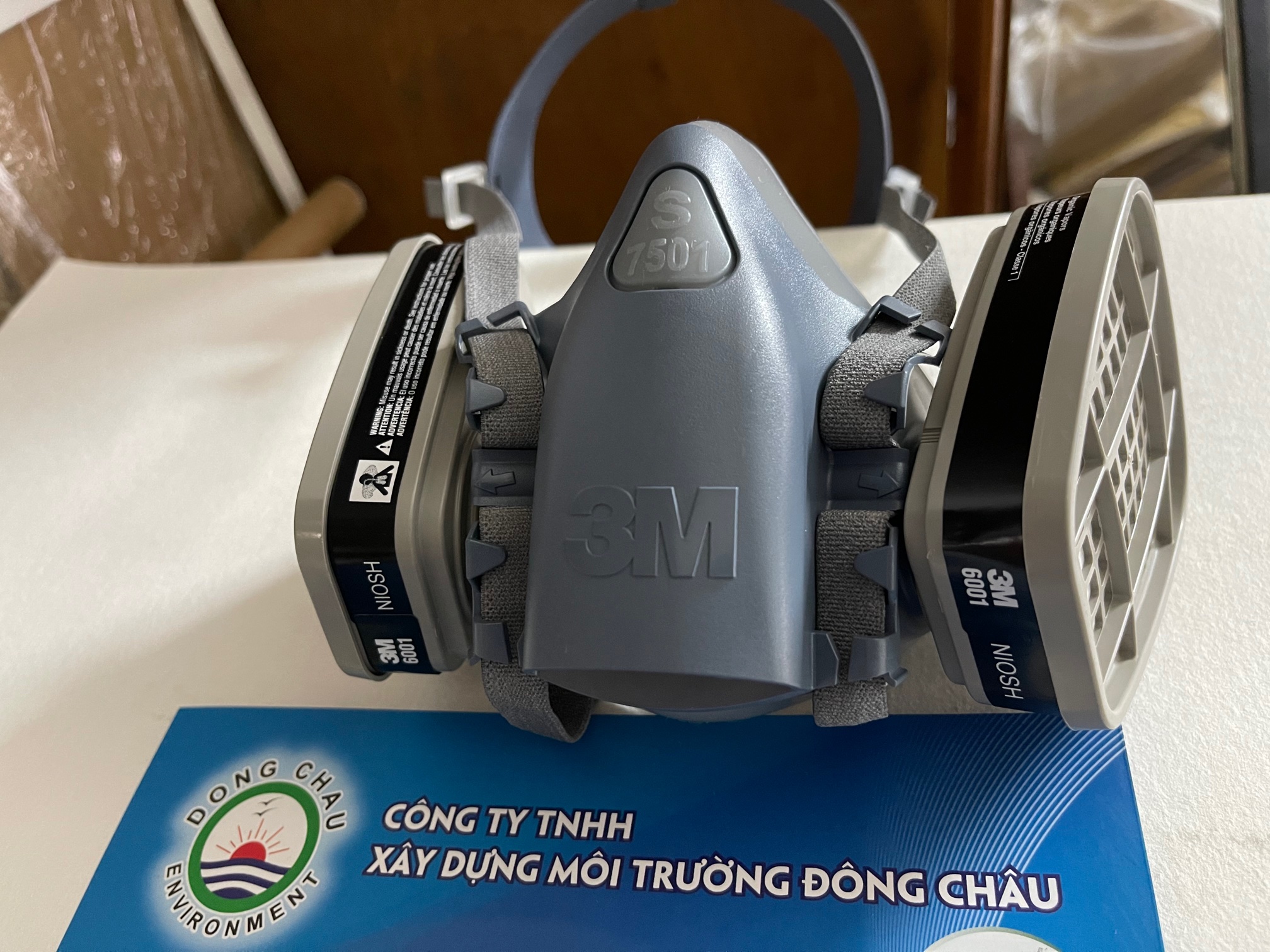 Bô mặt nà 3M 7501 hoàn chỉnh sau khi lắp phin 3M 6001 cấu tạo 3M 7501 Mặt nạ phòng độc 2 phin bảo vệ hô hấp