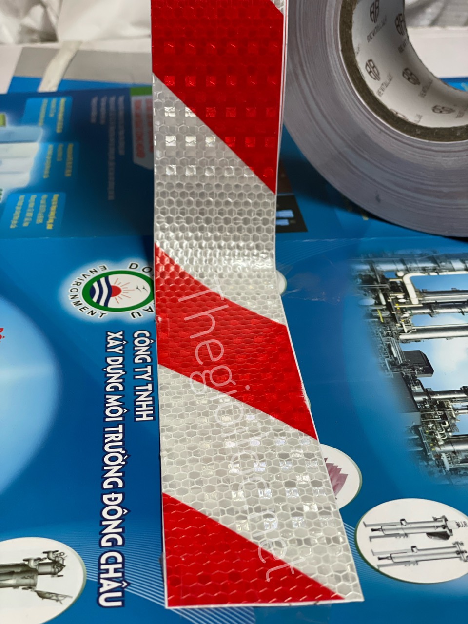 Decal phản quang Sokc ĐỎ TRẮNG liên hệ Decal phản quang SỌC ĐỎ TRẮNG