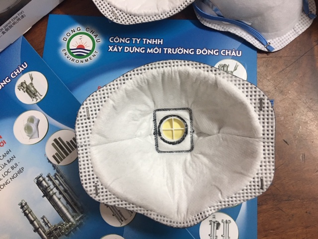 Khẩu trang 3M 8577 nhìn từ trong ra Khẩu trang 3M 8577 nhìn từ trong ra