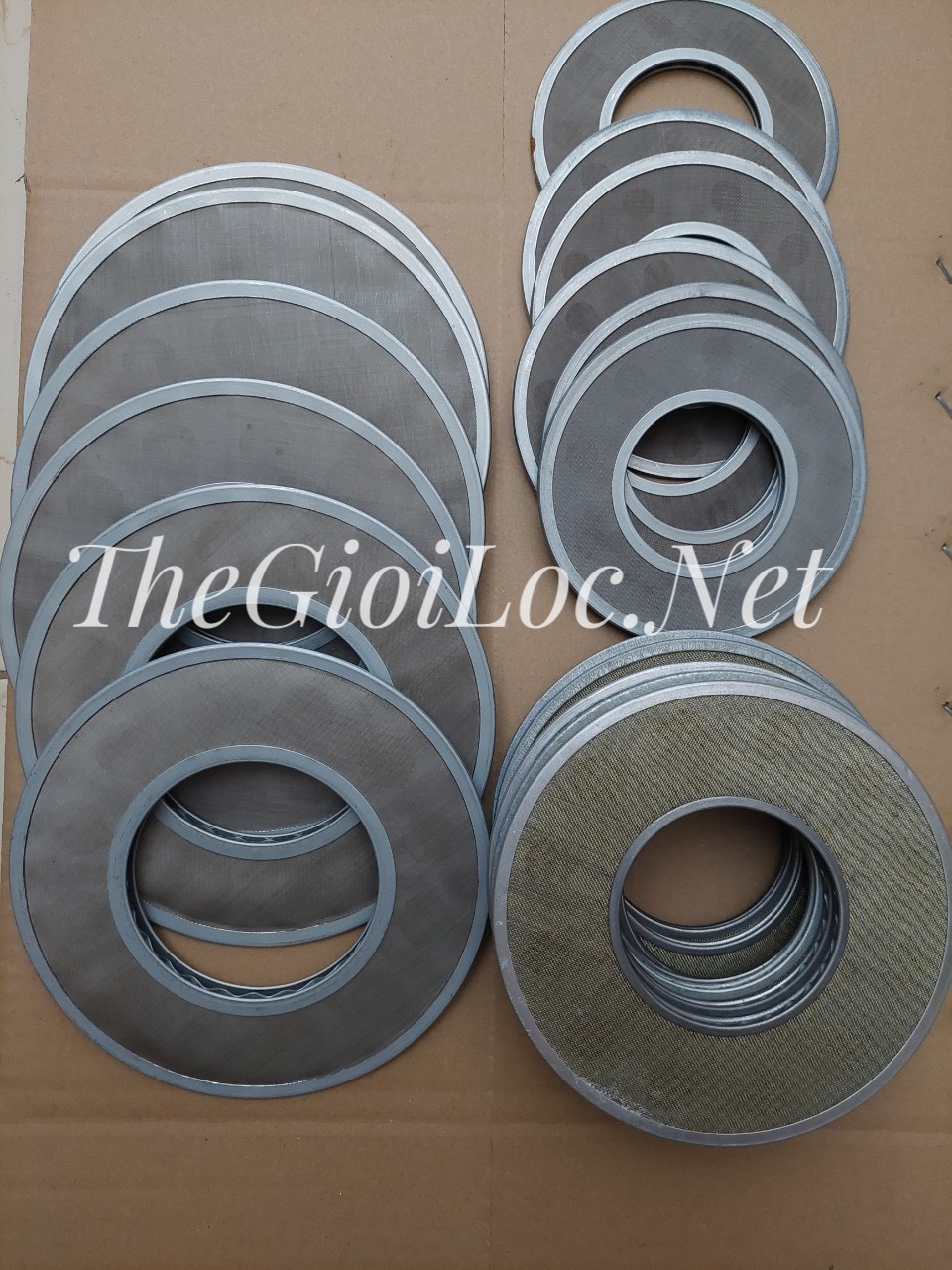 Đĩa (dĩa) lưới inox 304 đục lổ tròn có bọc viền lọc dầu, lọc hóa chất, lọc bột kim loại liên hệ Dĩa inox 304 đục lổ tròn có bọc viền lọc dầu, lọc hóa chất, lọc bột kim loại