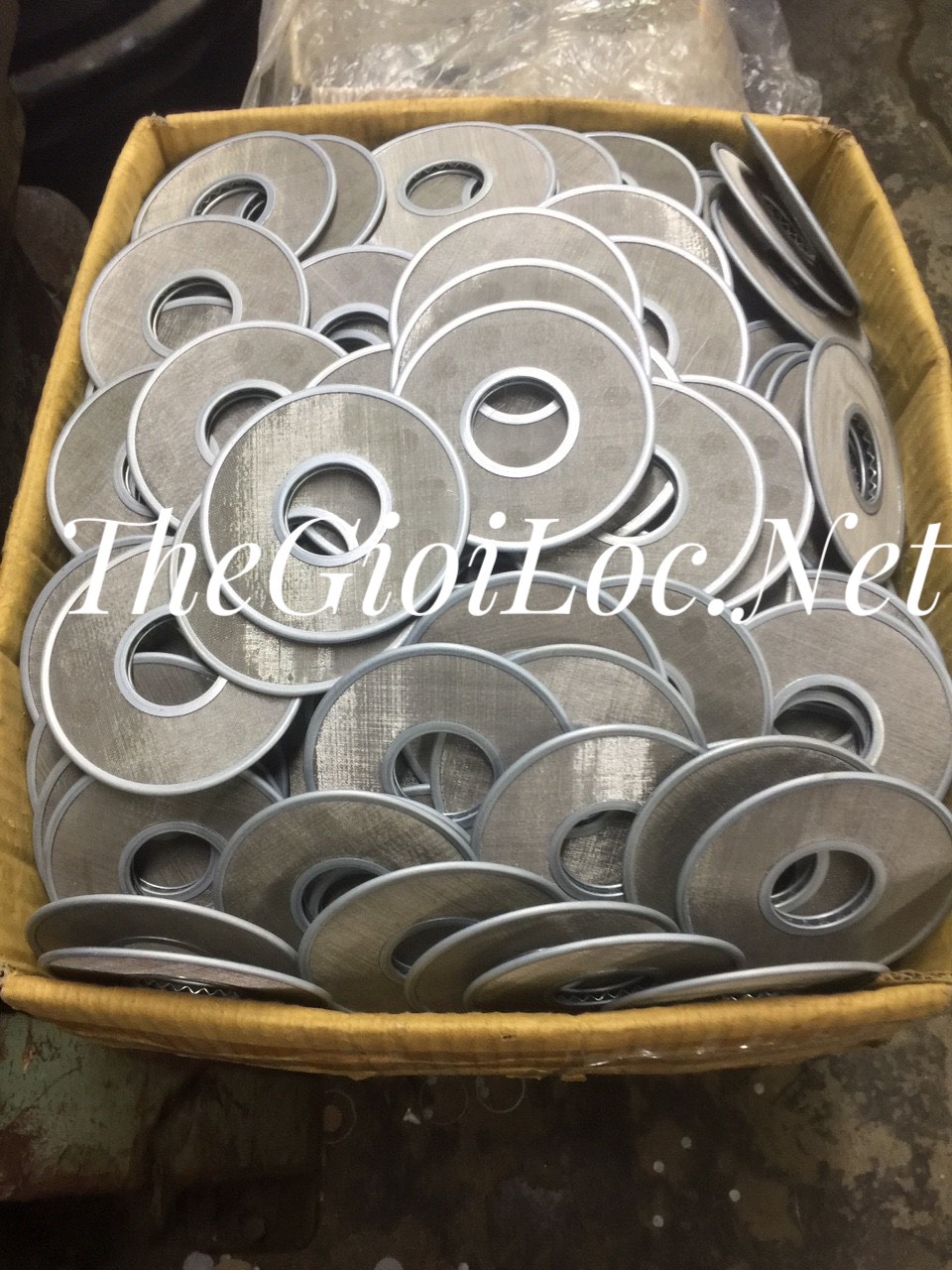 Đông Châu sản xuất dĩa (đĩa) tròn lưới inox 304 đục lỏ, không đục lổ, có viền và không viền liên hệ Đông Châu sản xuất dĩa tròn inox 304 đục lỏ, không đục lổ, có viền và không viền