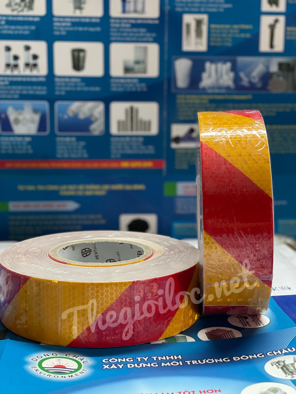 Decal băng keo phản quang sọc đỏ vàng cảnh báo liên hệ Decal băng keo phản quang sọc đỏ vàng cảnh báo máy lọc công nghiệp