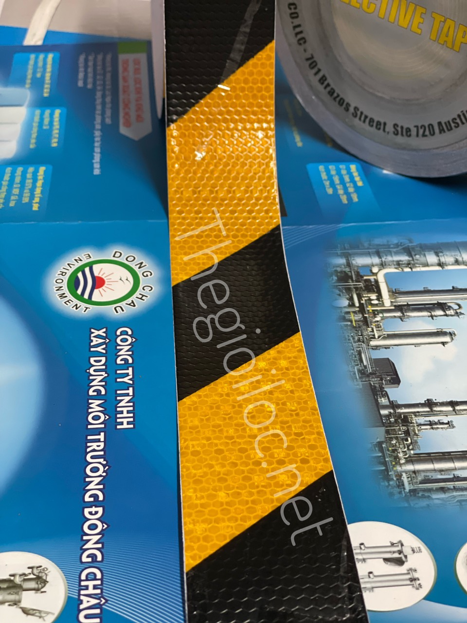 Decal phản quang sọc Vàng đen cảnh báo nguy hiểm cấu tạo Băng keo phản quang sọc VÀNG - ĐEN tổ ong VN