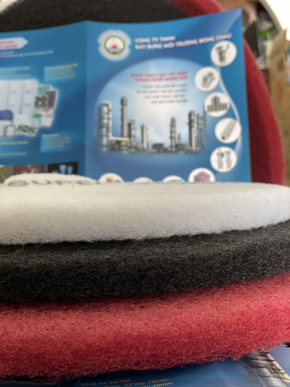 Pad đánh chà sàn 3M màu TRắng, đỏ và đen liên hệ đông châu cung cấp pad chà sàn 3m các màu