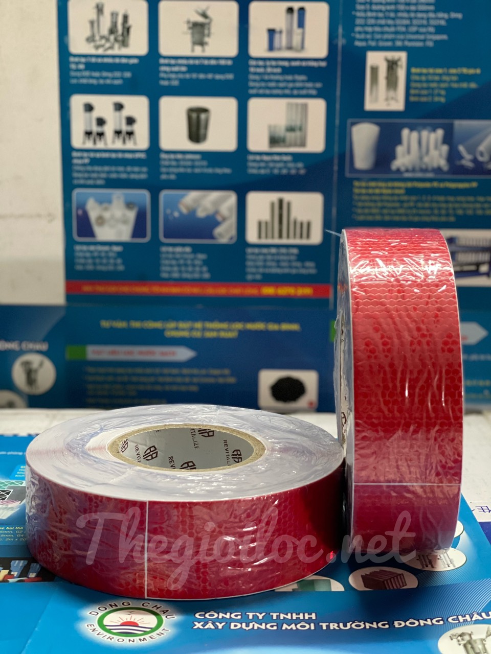 Băng keo phản quang màu đỏ dạng tổ ong Việt Nam liên hệ Băng keo phản quang màu đỏ dạng tổ ong Việt Nam