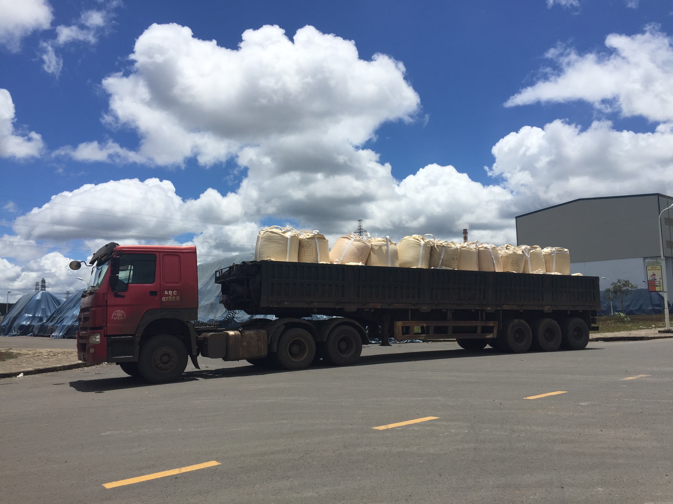 Cung cấp giá sỉ, số lượng lớn nhôm oxit 98,5% liên hệ đông châu cung cấp Nhôm Oxit 98,5% được ứng dụng trong thực tế