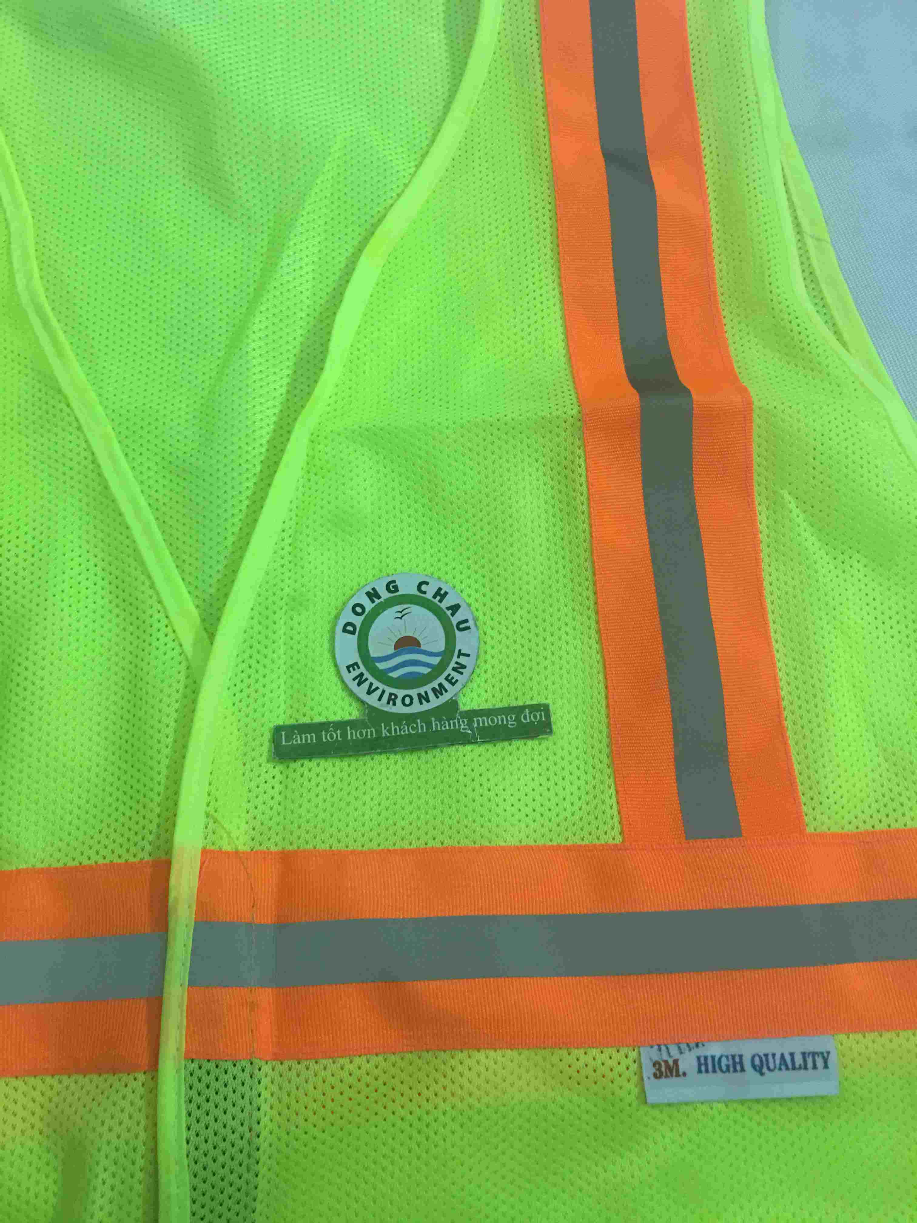 ao-bh-di-dem-3m lỗ thoát khí trên Áo bảo hộ phản quang 3M