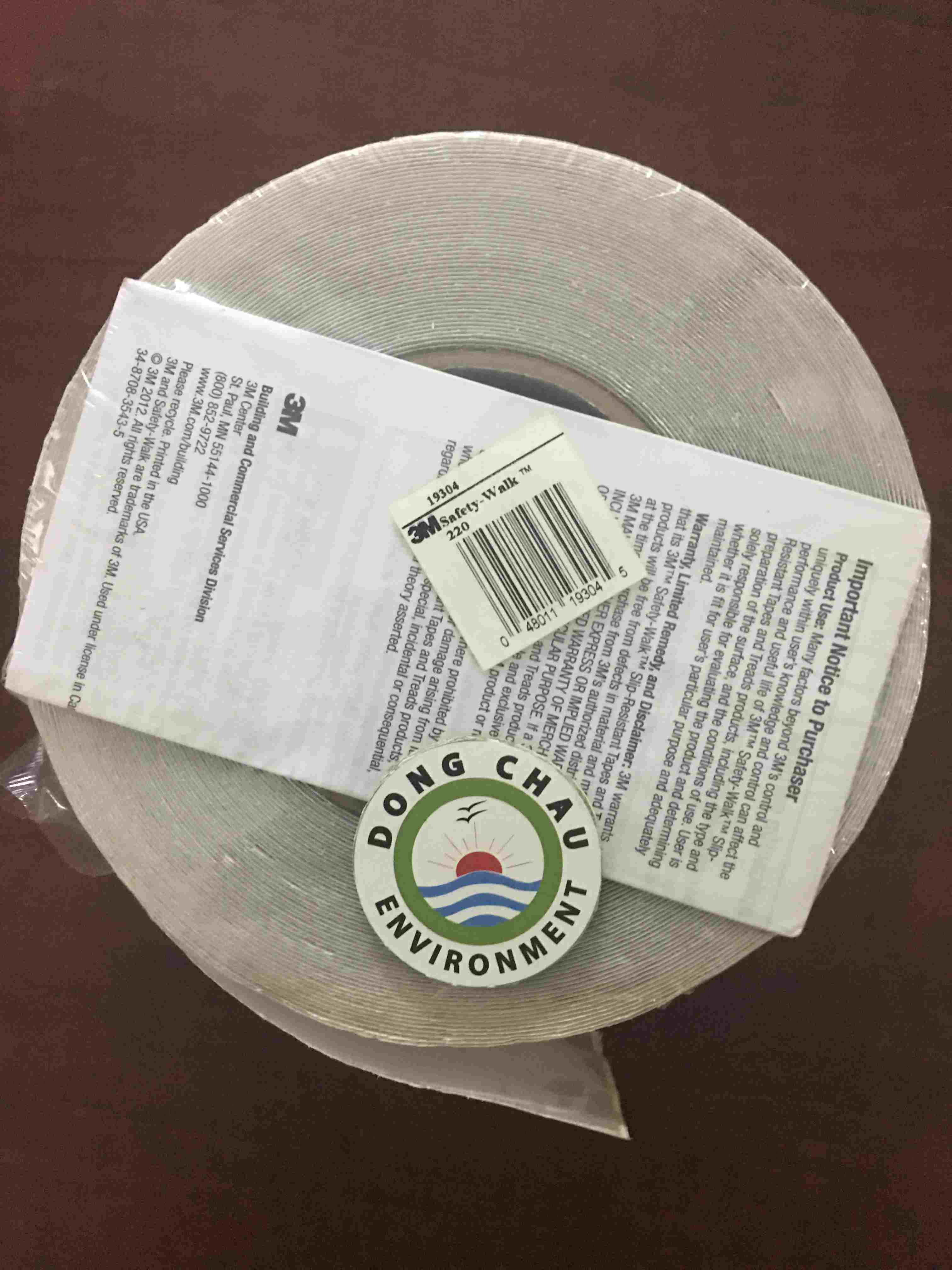 bang-keo-dan-nen-chong-truot-3m-220 chi tiết nguyên cuộn Băng keo dán nền chống trượt 3M 220 màu trong suốt