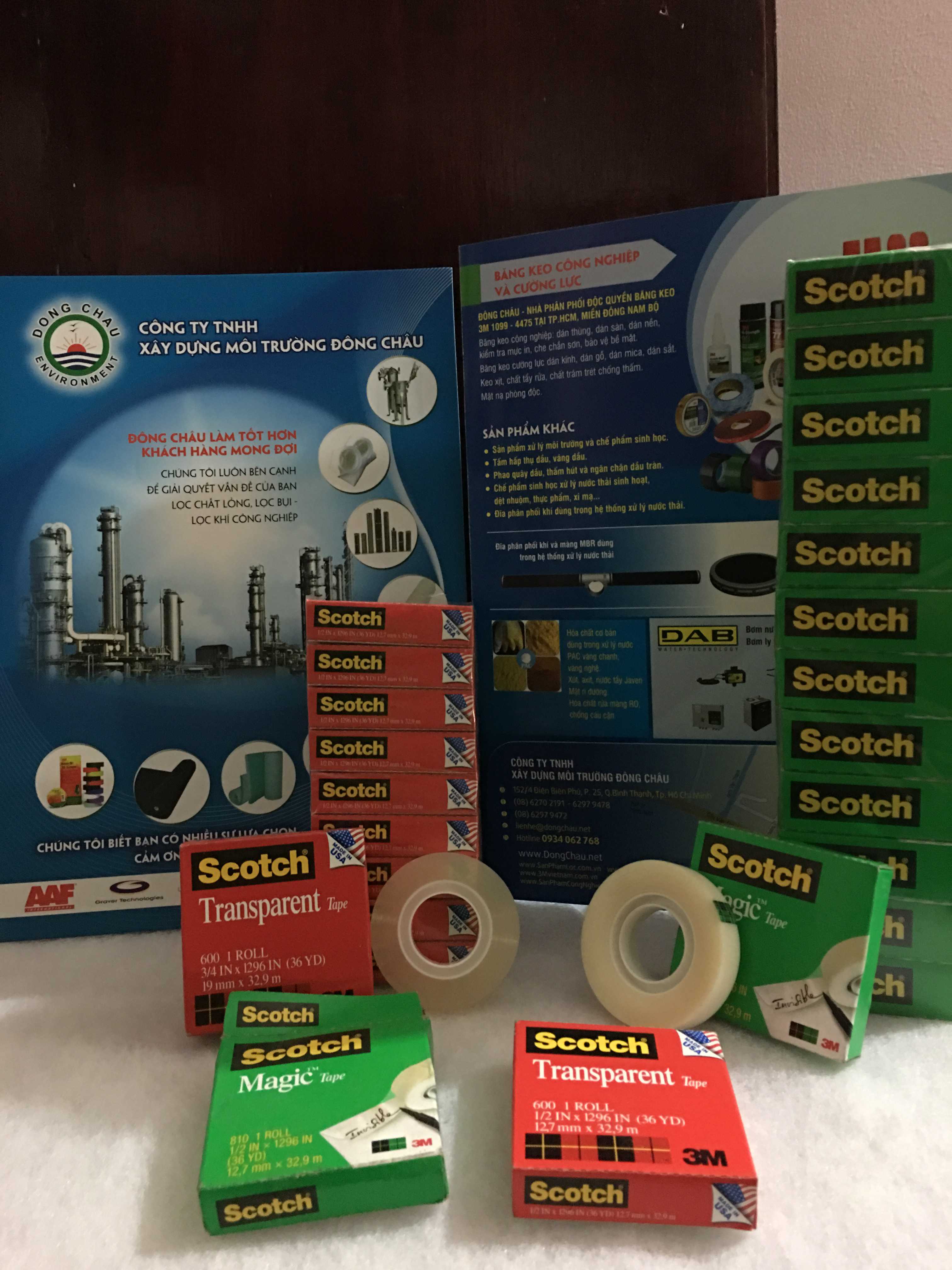 bang-keo-magic-810 Băng Keo Ma Thuật 3M 810 Scotch Magic Tape 3/4Inchx36Yard màu đỏ và màu xanh