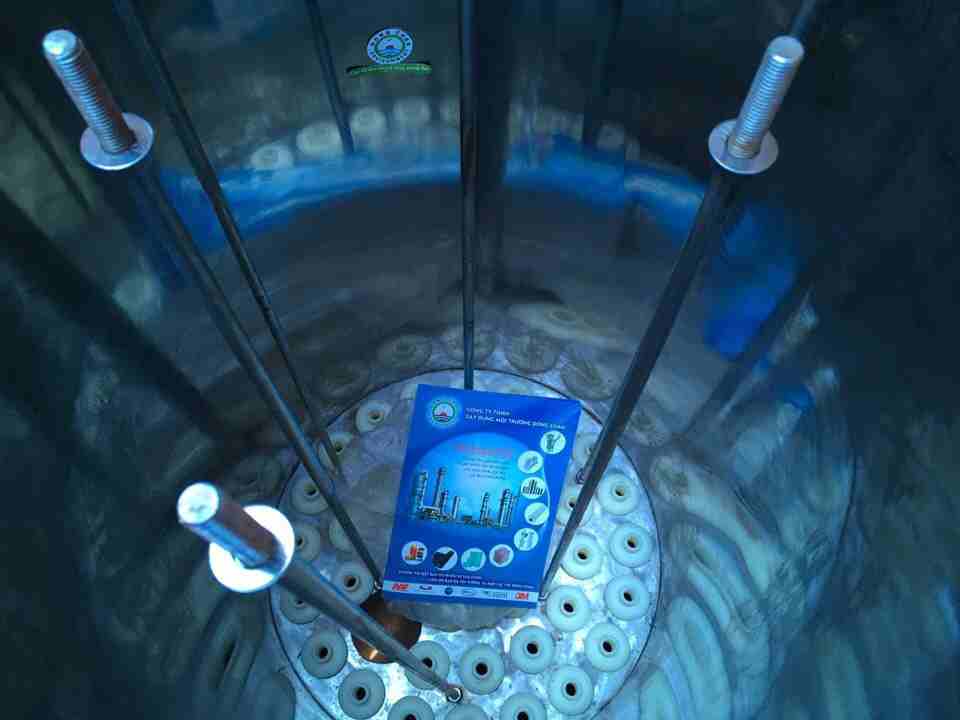 ben-trong-binh-loc-inox-TQ-40-loi-40-inch Bình lọc công nghiệp lưu lượng lớn 40 lõi 40 inch DOE Trung Quốc