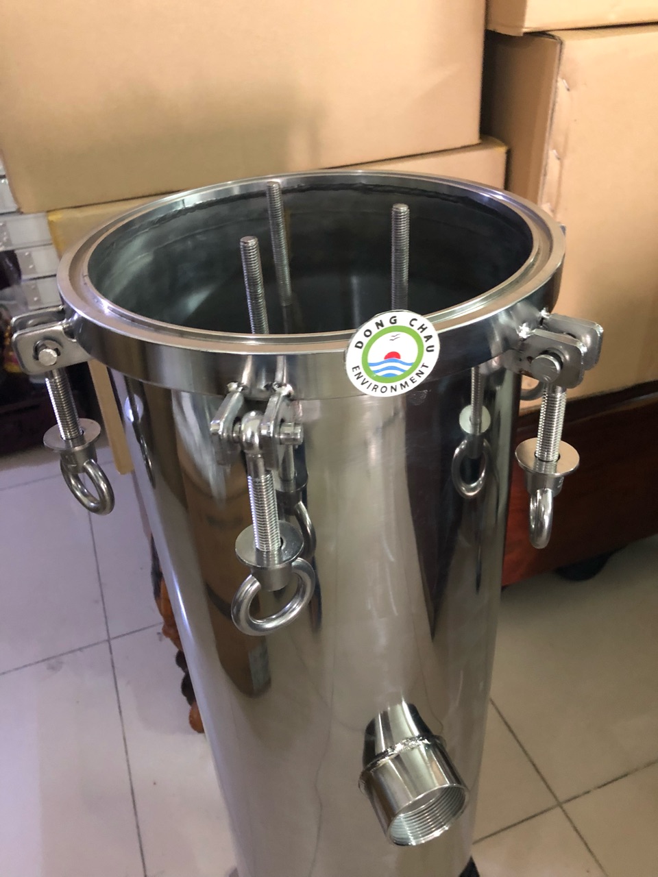 binh-loc-7-loi-20-inch-10-bar khóa giữ nắp Housing SS304 7 lõi DOE 20 inch áp 10 bar