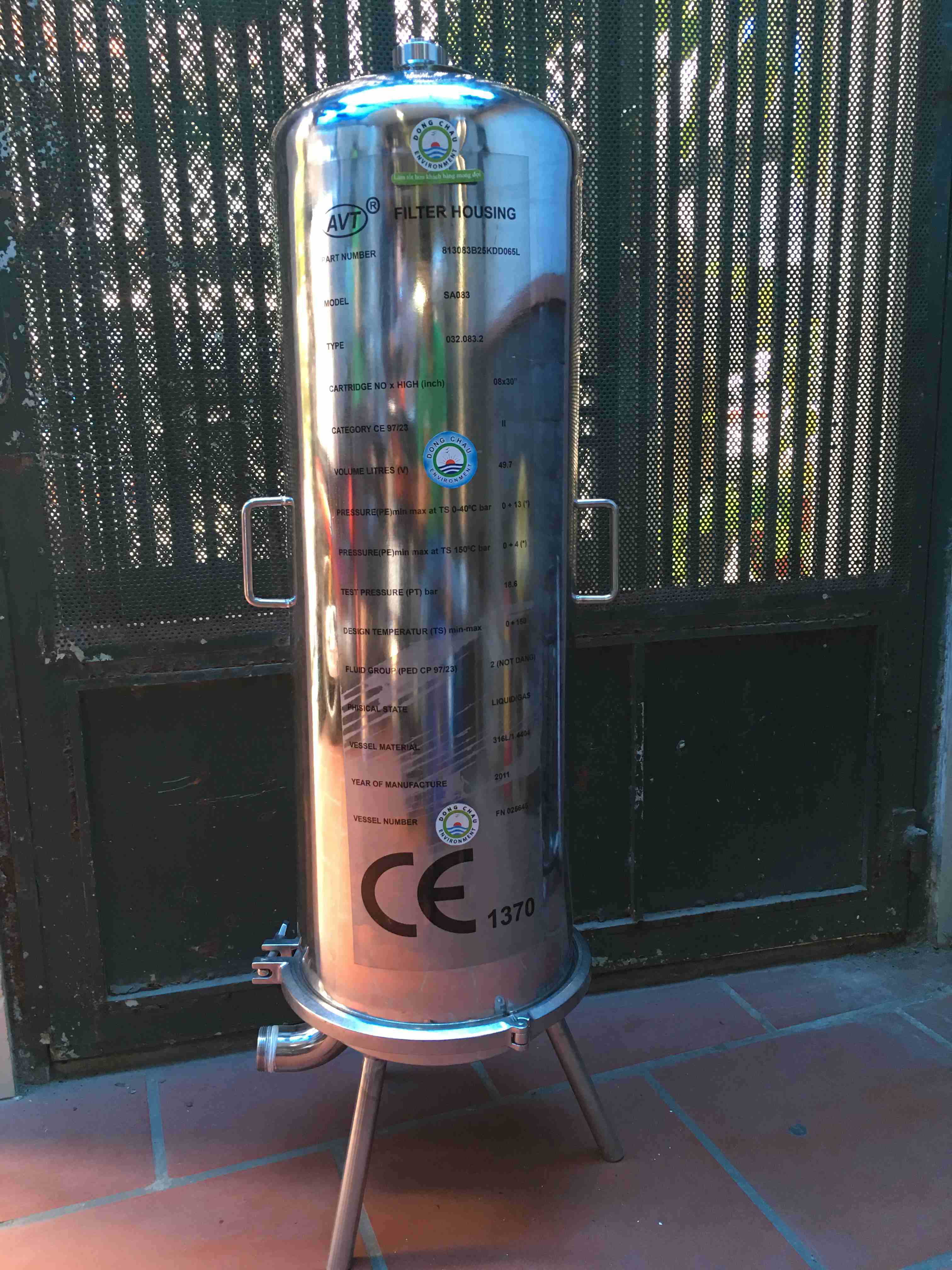 binh-loc-ve-sinh-7-loi-dung-trong-duoc-pham bên ngoài Bình lọc vệ sinh 7 lõi 30 inch oring 226