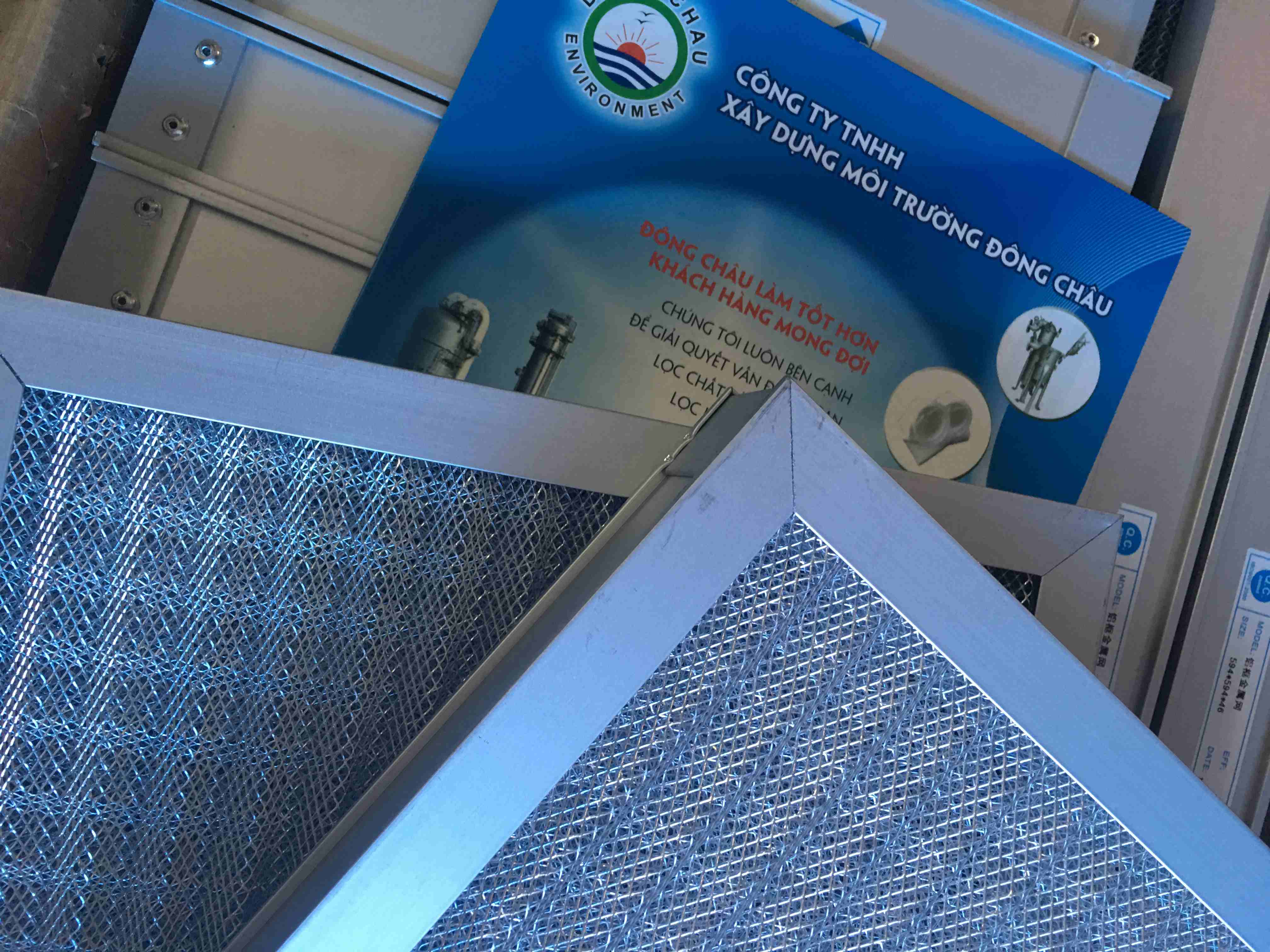 canh-goc-khung-loc-khi-kim-loai