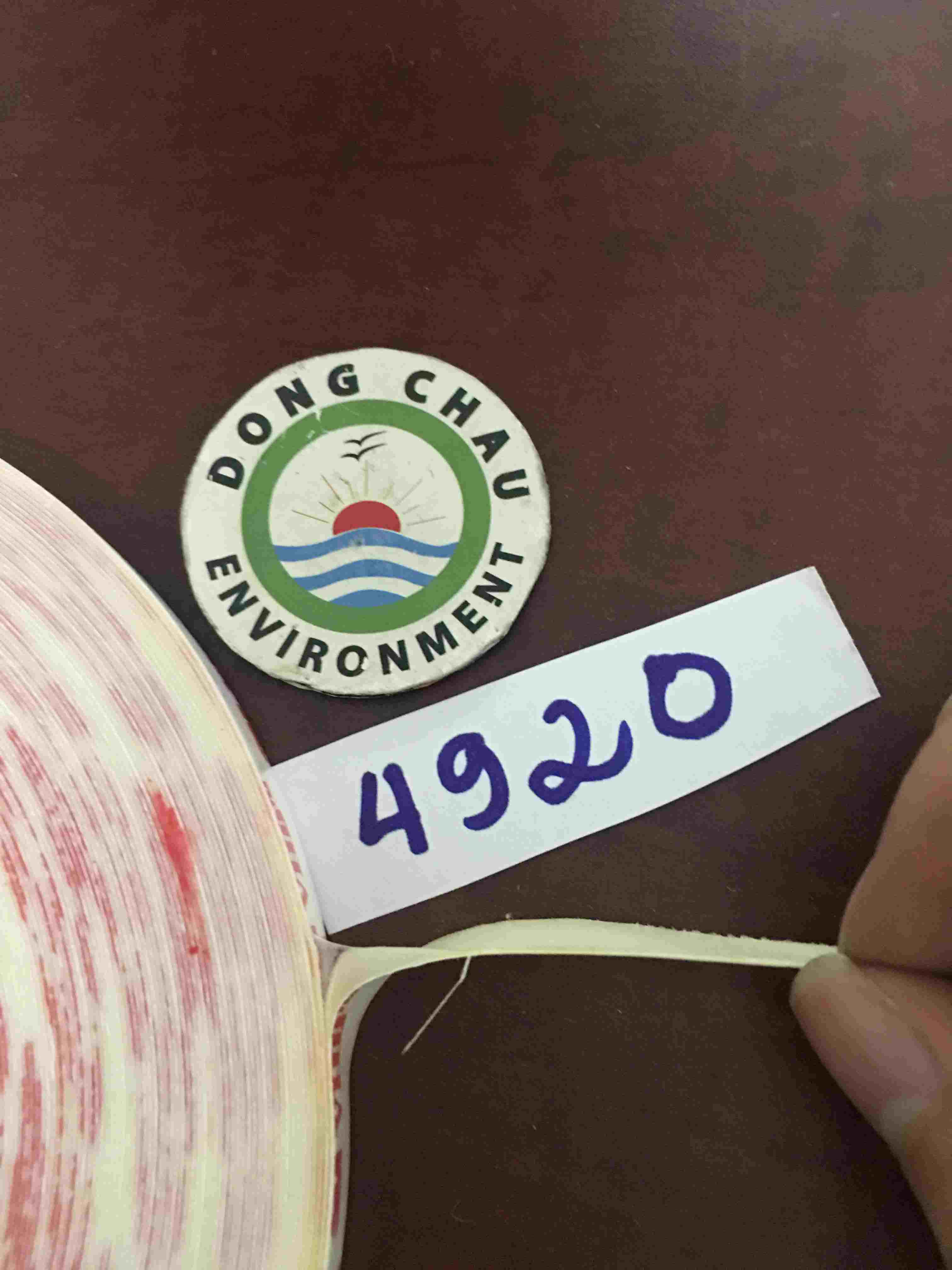 cuon-keo-cuong-luc-3m-4920 bên trong Băng keo cường lực 3M 4920