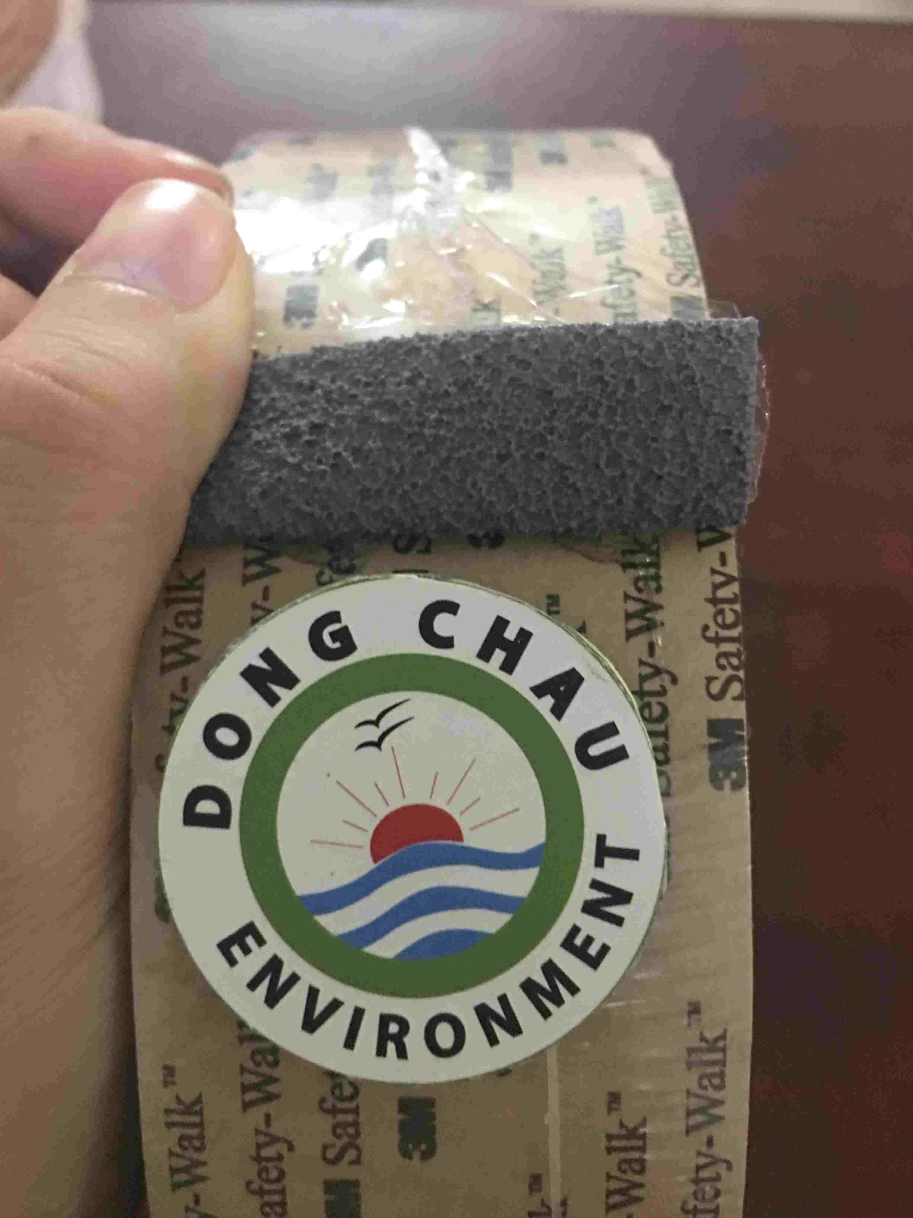 dan-nen-chong-truot-cam-3m-370 chi tiết bên trong Băng Keo Chống Trơn Trượt 3M Safety Walk 370