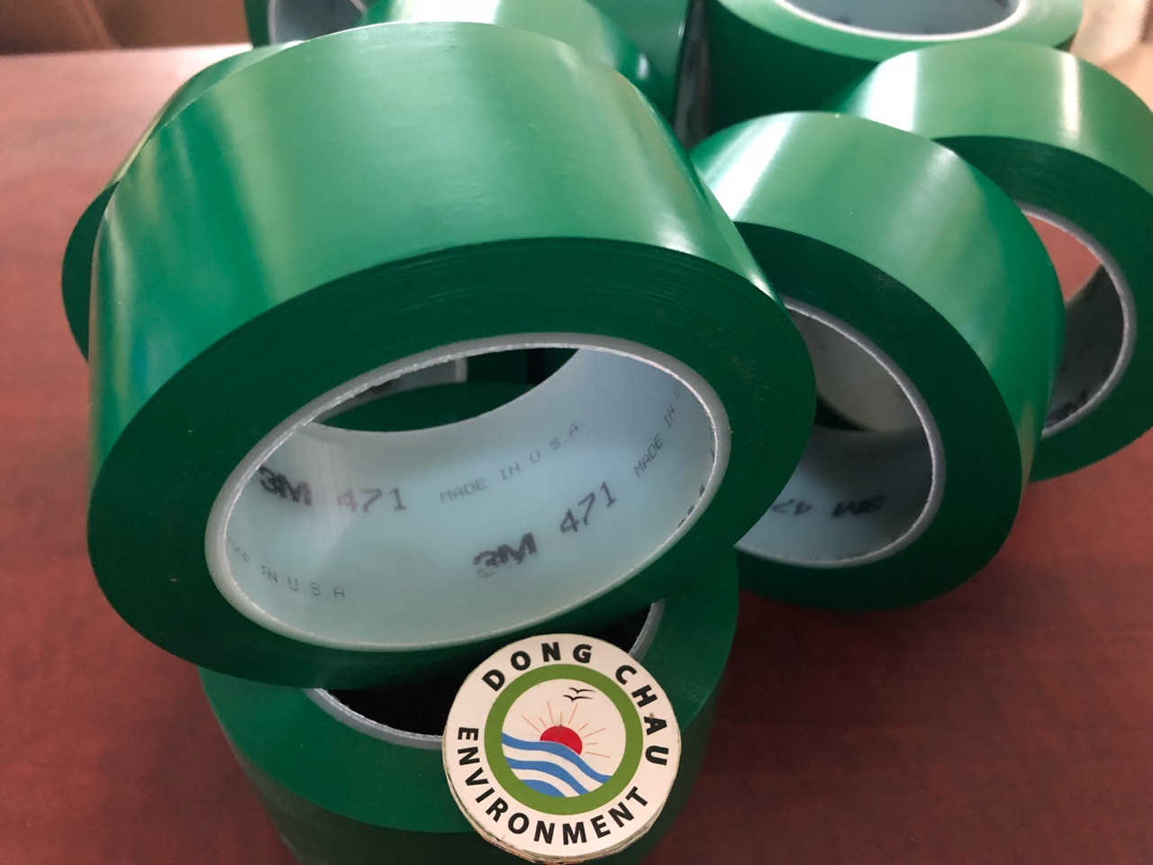 dan-nen-xanh-la-3m-471 cắt theo bản rộng yêu cầu Băng keo dán nền màu xanh lá 3M 471