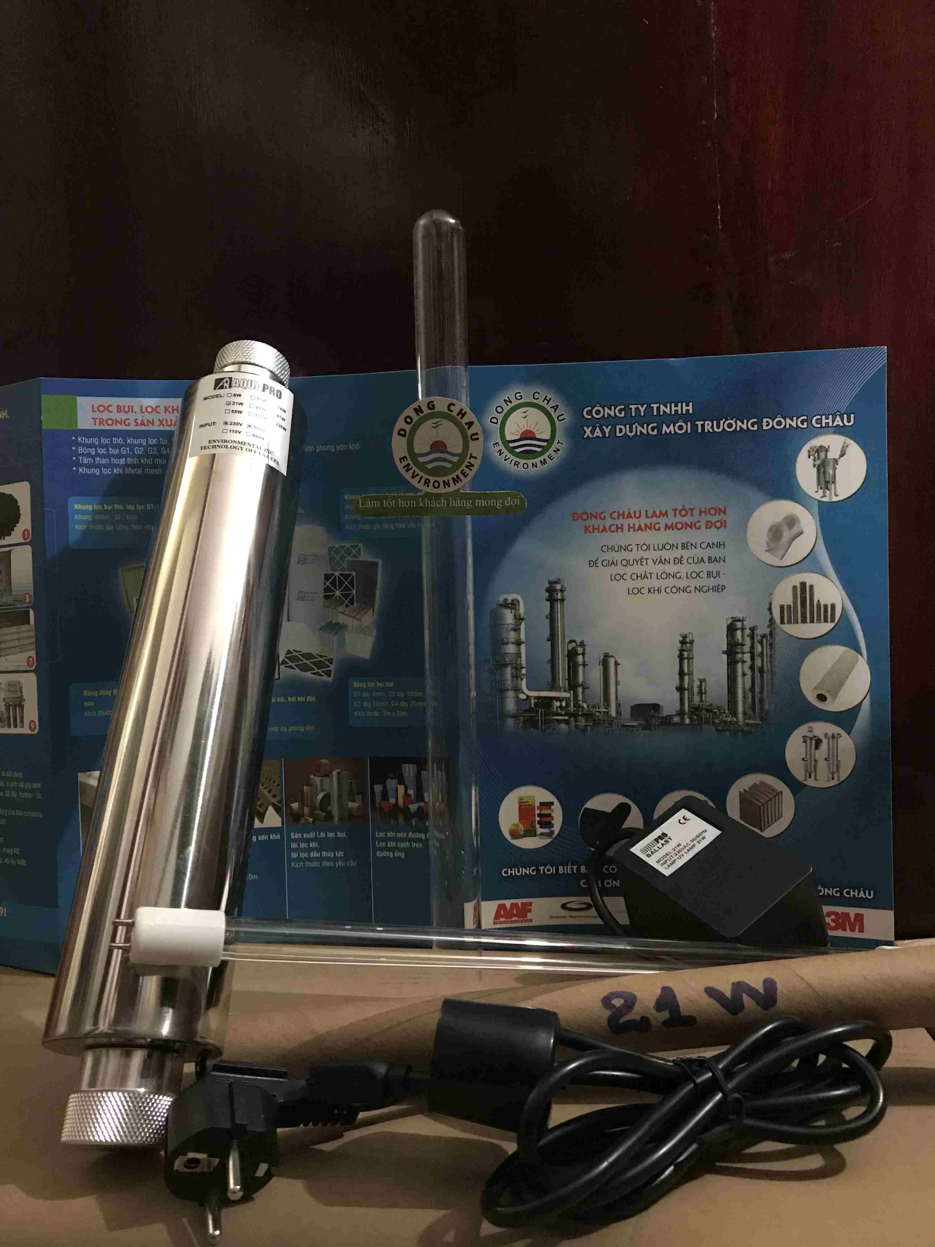 den-khu-trung-21w chi tiết bên trong Bộ đèn khử trùng nước UV Aquapro công suất 21W