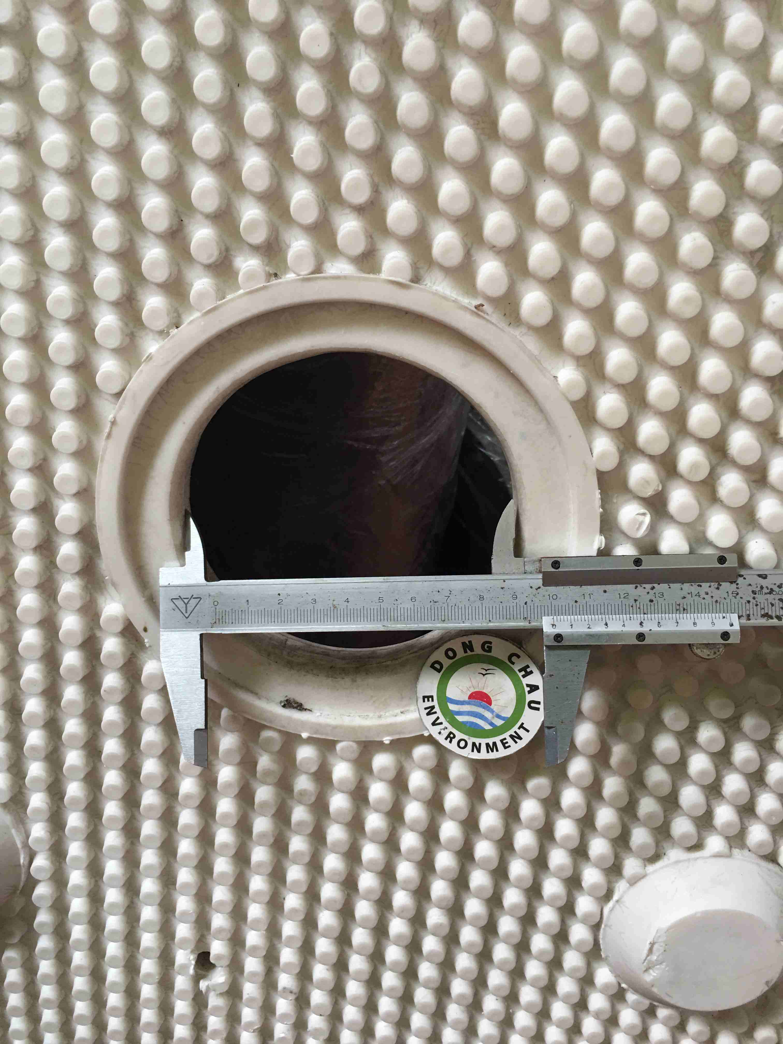 duong-kinh-lo-trung-tam-tam-nhua-ep-bun đường kính lỗ trung tâm Tấm nhựa PP máy ép bùn lỗ trung tâm