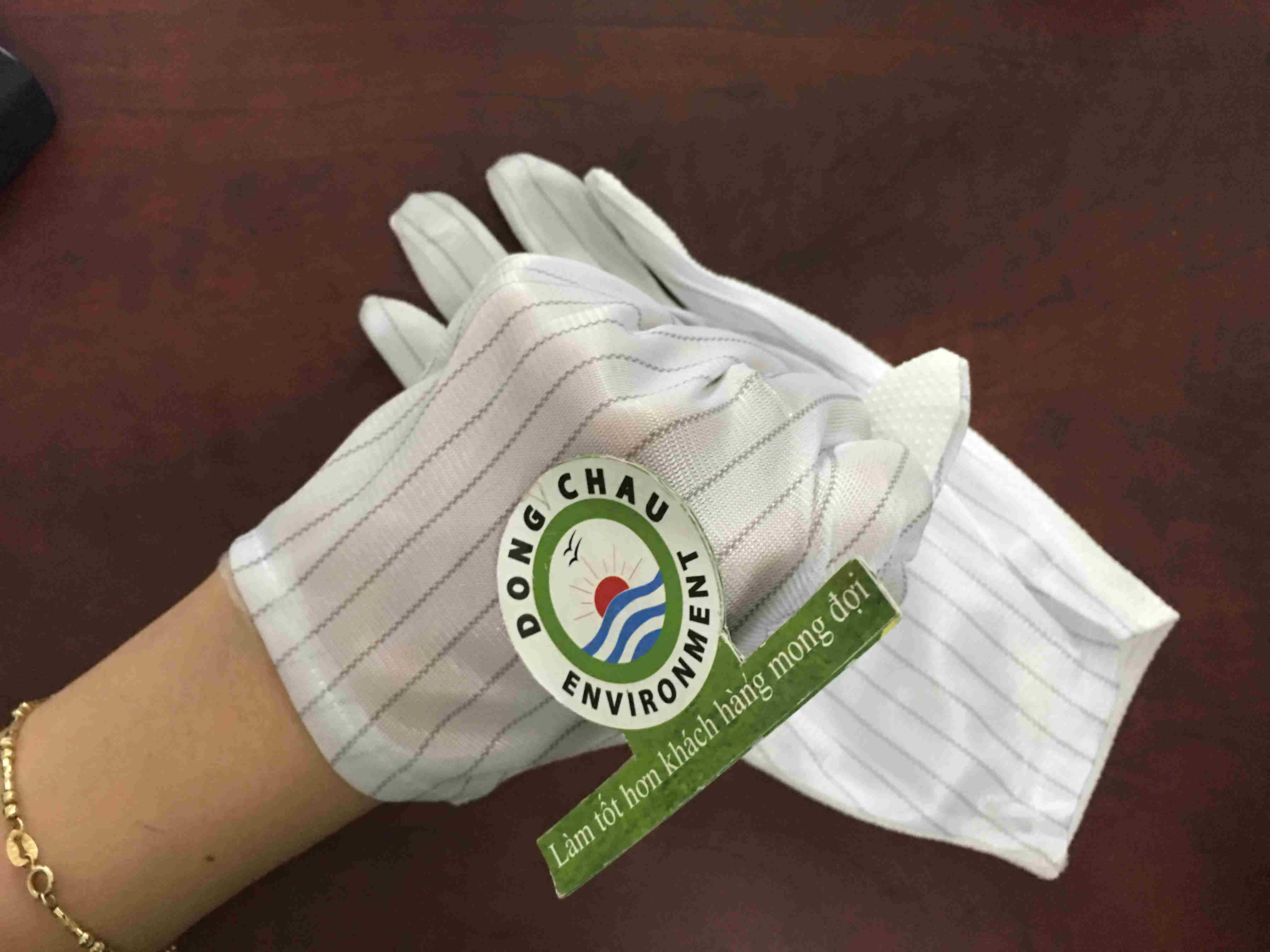 gang-tay-vai-soc-phong-sach-chong-tinh-dien cách mang Găng tay vải phòng sạch