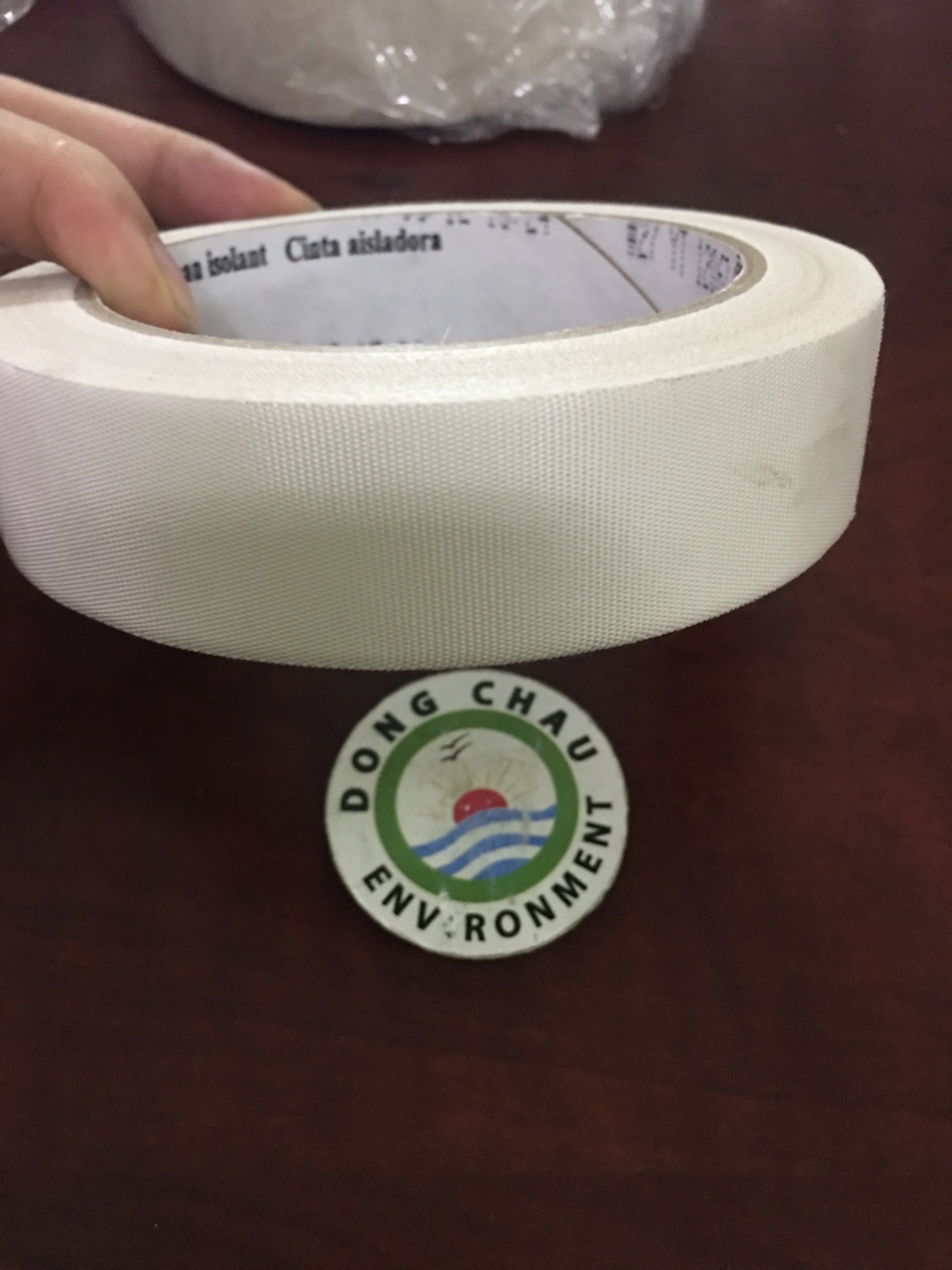 keo-cach-dien-3m-scothch-27 trên tay Băng keo điện 3M Scotch 27