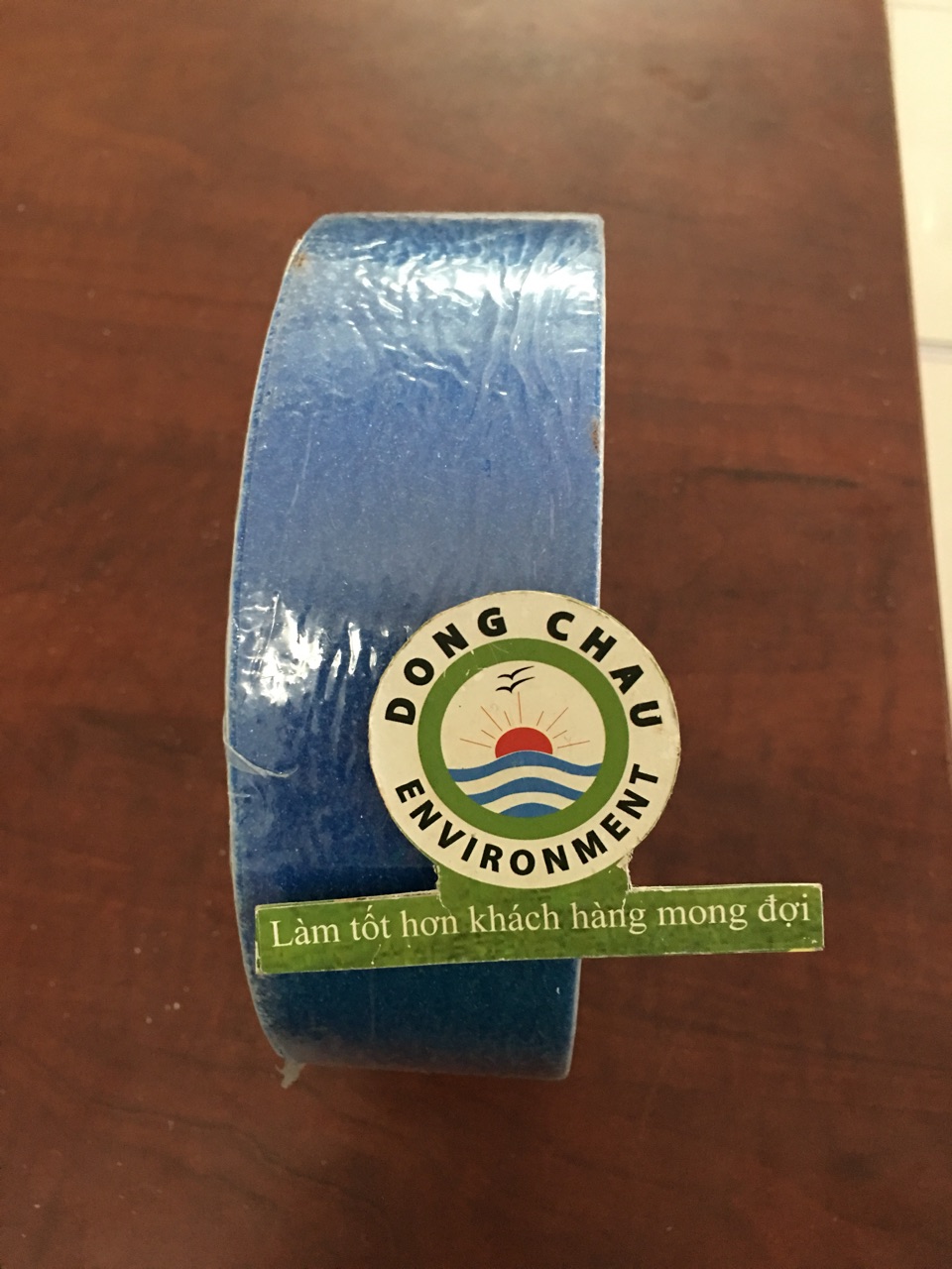 keo-chong-truot-mau-xanh-lam chất liệu Băng keo dán nền chống trượt màu xanh lam