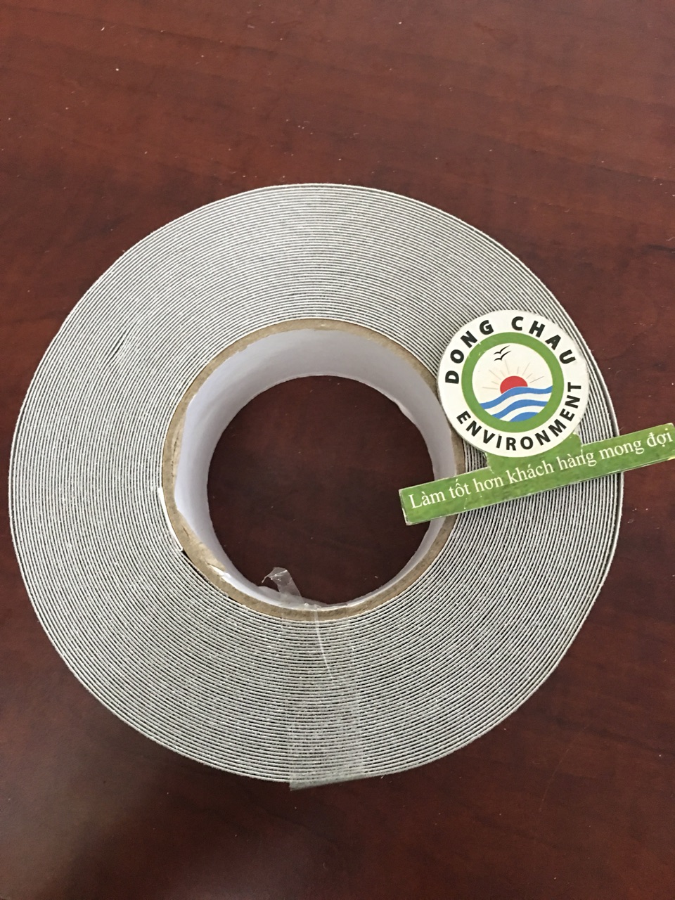 keo-chong-truot-nga-mau-xam phân phối giao hàng toàn quốc Băng keo dán nền chống trượt màu xám