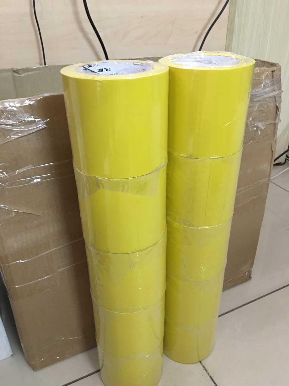 keo-dan-nen 2 lốc bản rộng Màu vàng Băng keo dán nền 3M 764