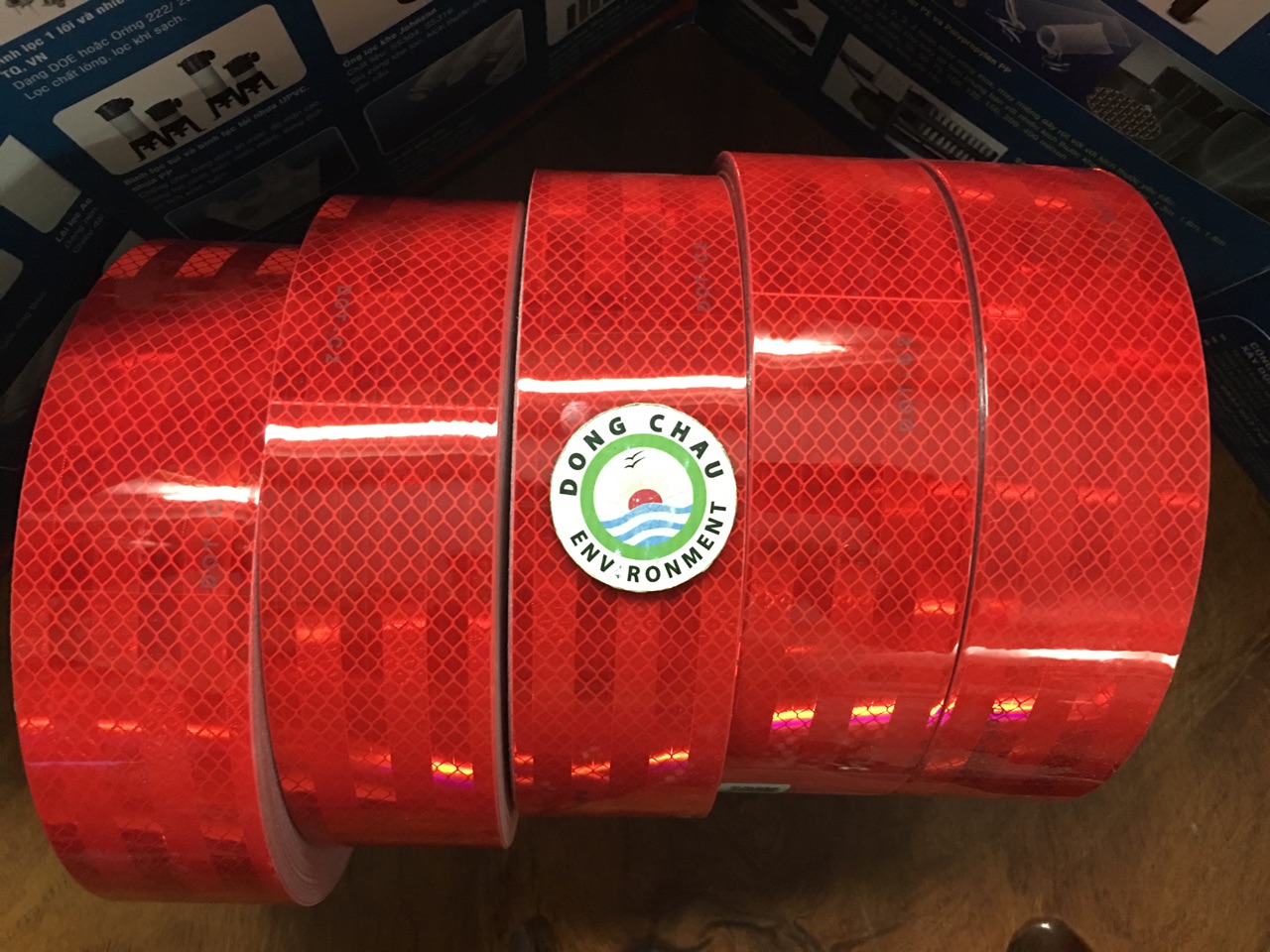 keo-dan-phan-quang-3m-983-72 Băng keo phản quang màu đỏ 3M 983-72 cắt theo yêu cầu của khách