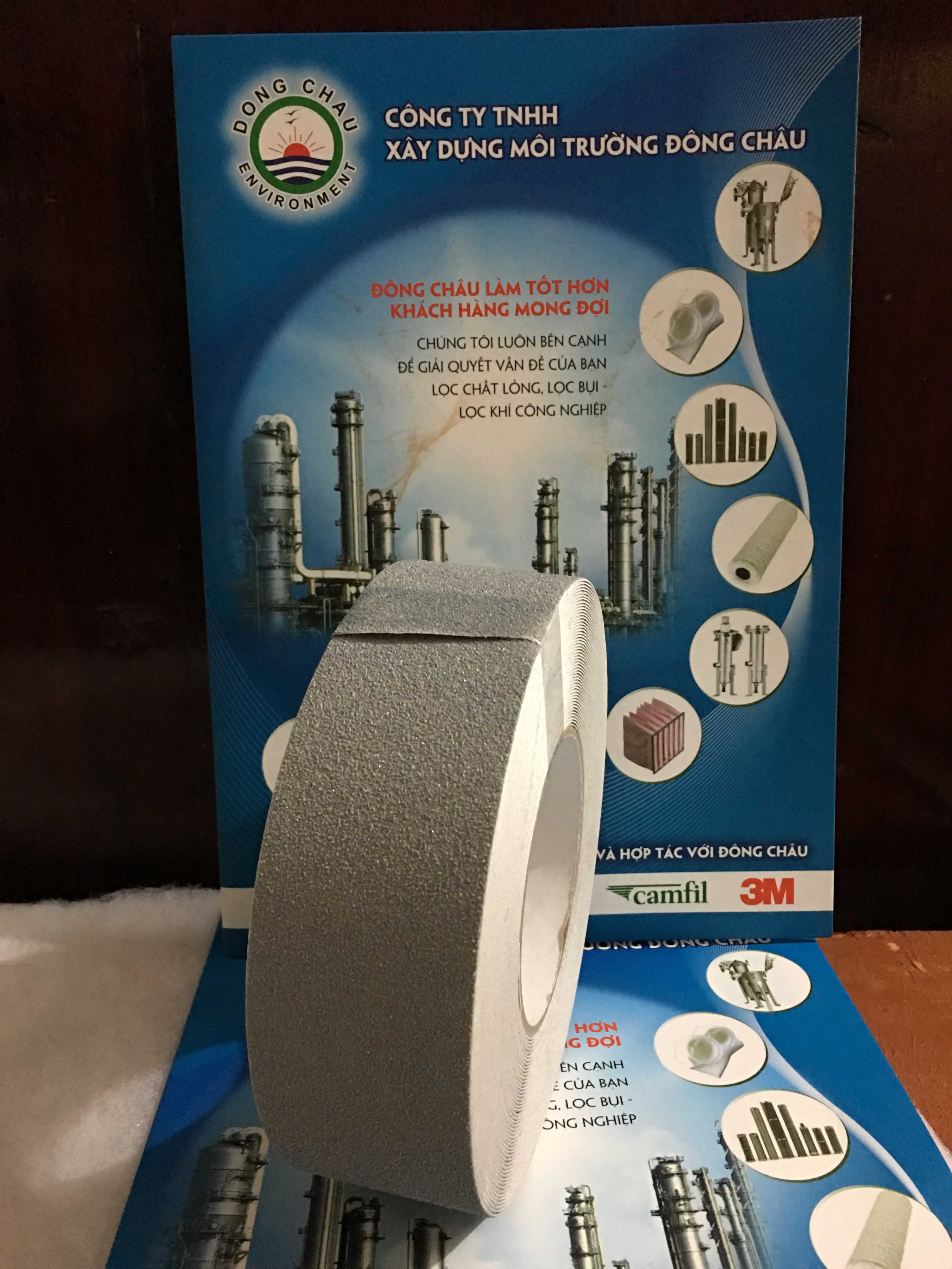 keo-dan-san-nha-tam-trang-3m bản rộng Băng keo chống trơn trượt Safety Walk 3M 610 màu trắng