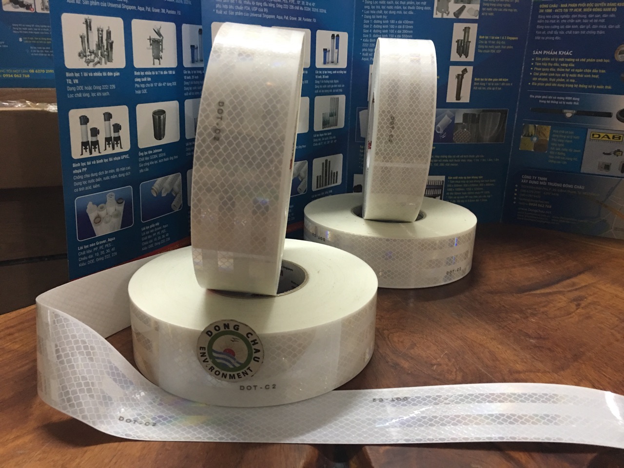 keo-phan-quang-3M-983-10 đông châu phân phối Băng keo phản quang màu trắng 3M 983-10