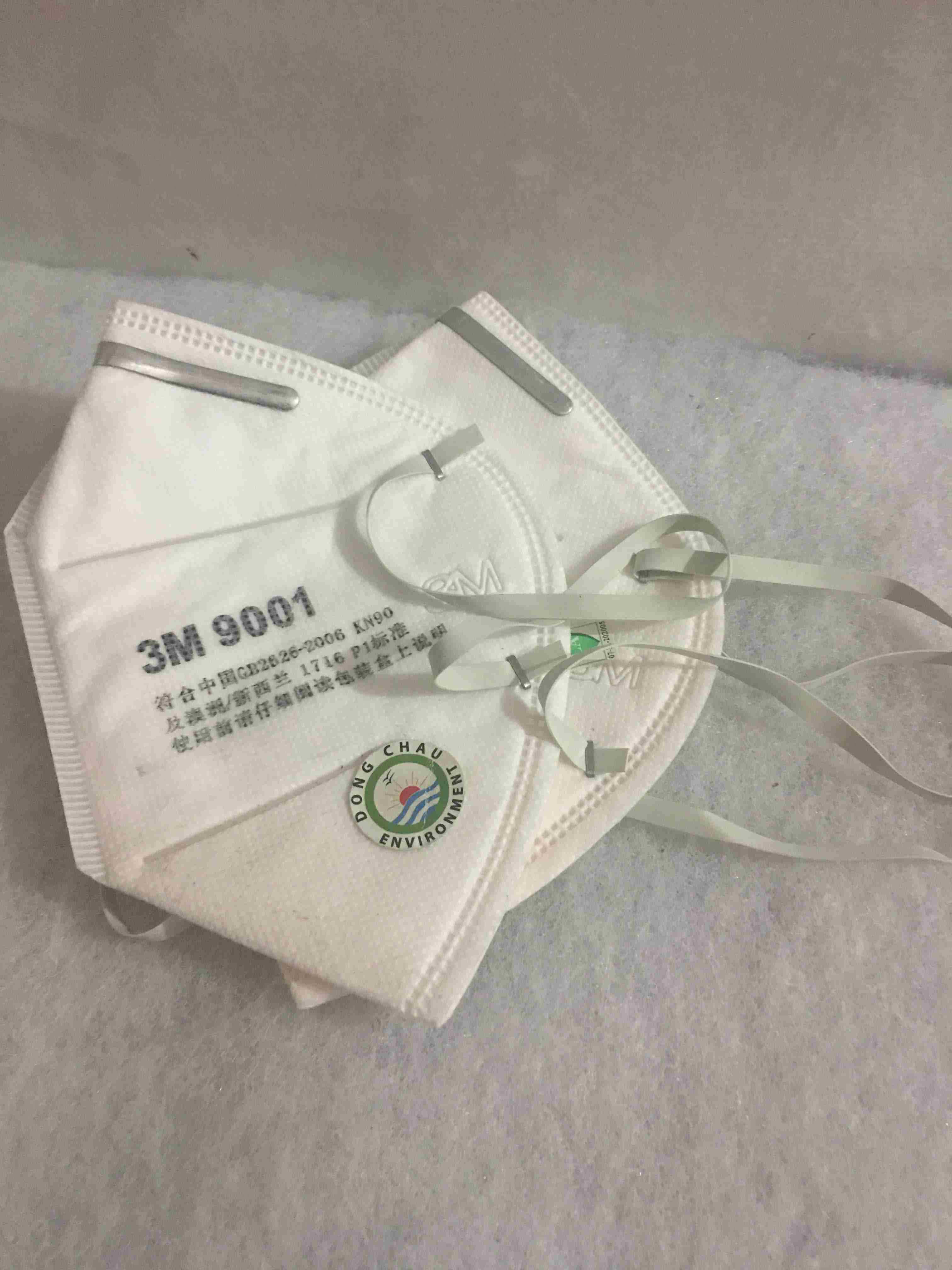 khau-trang-3m-9001 dây đeo qua tai Khẩu trang 3M 9001 không van