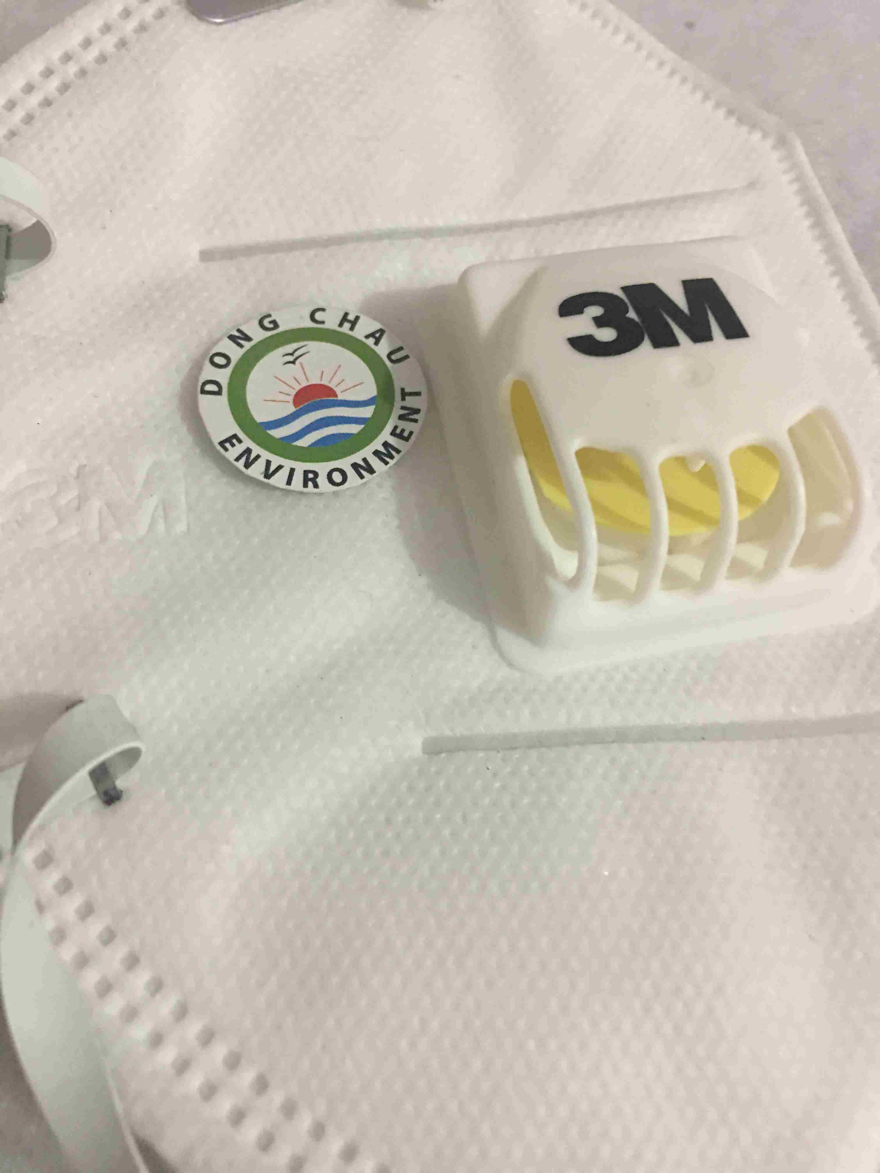 khau-trang-phong-bui-khi-3m-9001v van Khẩu trang 3M 9001V có van lọc bụi mịn, vi khuẩn