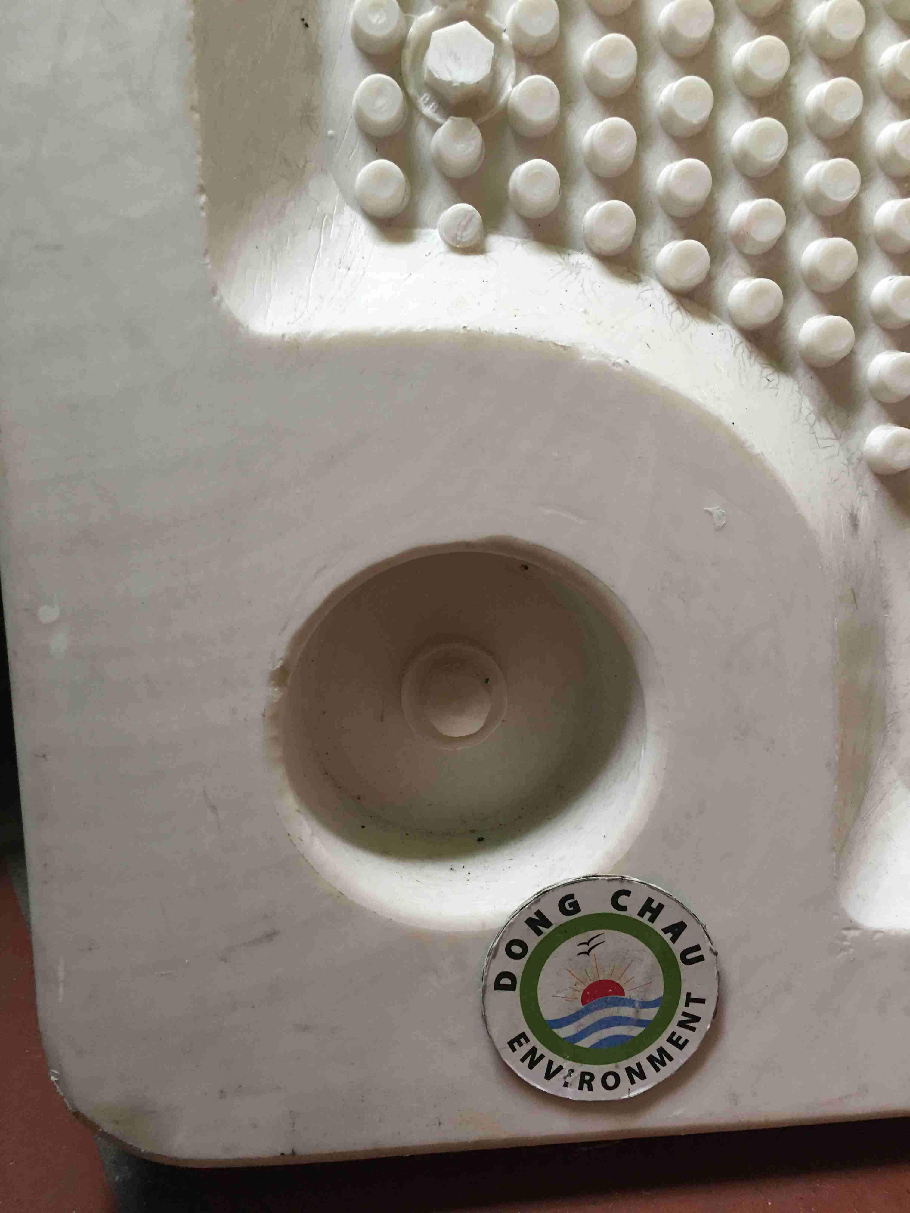 lo-loc-tam-nhua-ep-bun chi tiết các cạnh Tấm nhựa PP máy ép bùn lỗ trung tâm