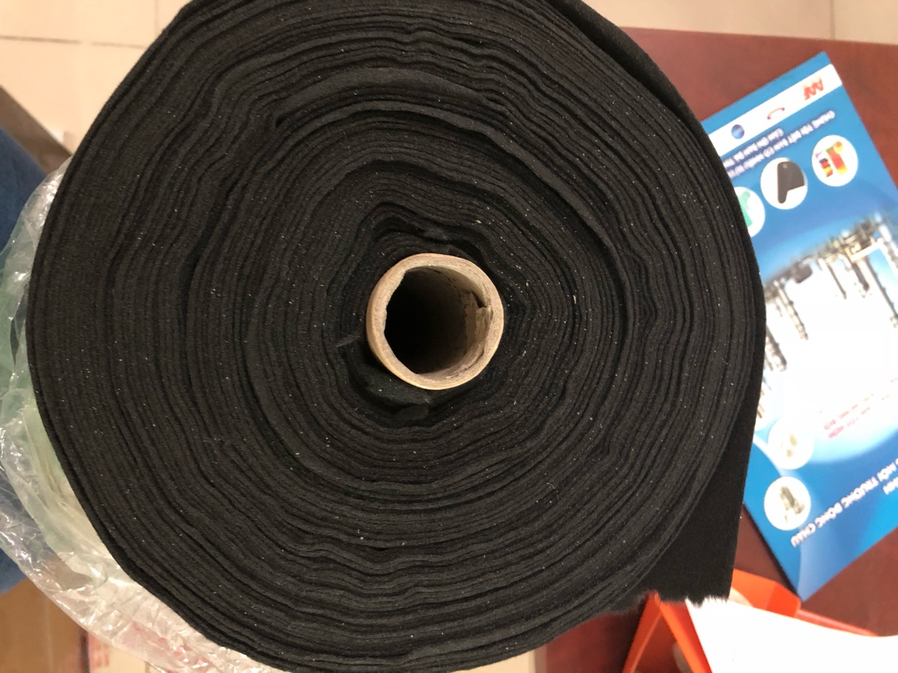 lua-than-hoat-tinh-hieu-qua-loc-khi-cao nhìn từ trên xuống Lụa than hoạt tính khử mùi