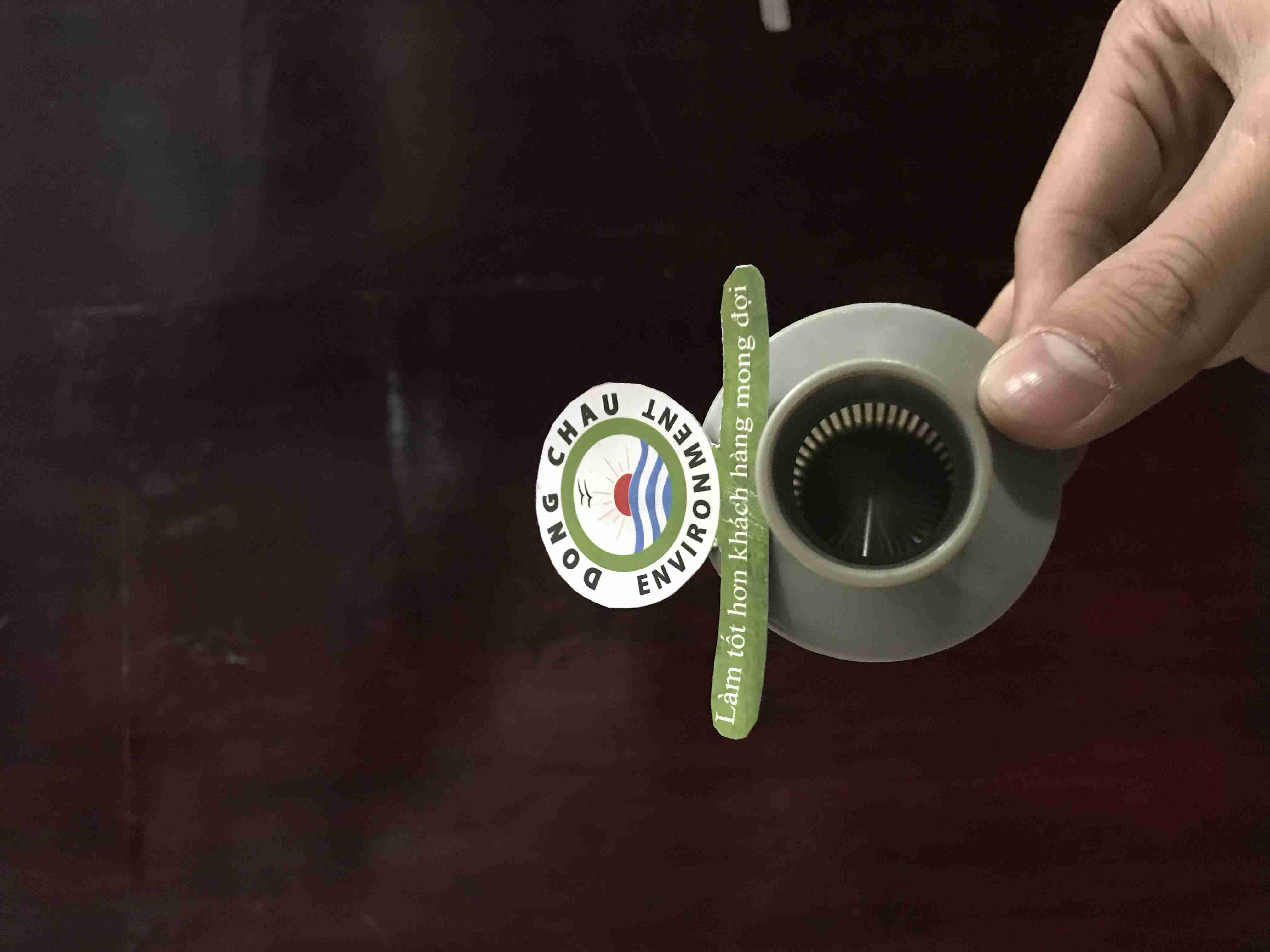 luoi-chup-tren-binh-pentair bên trong Lưới chặn dưới bình lọc tổng composite