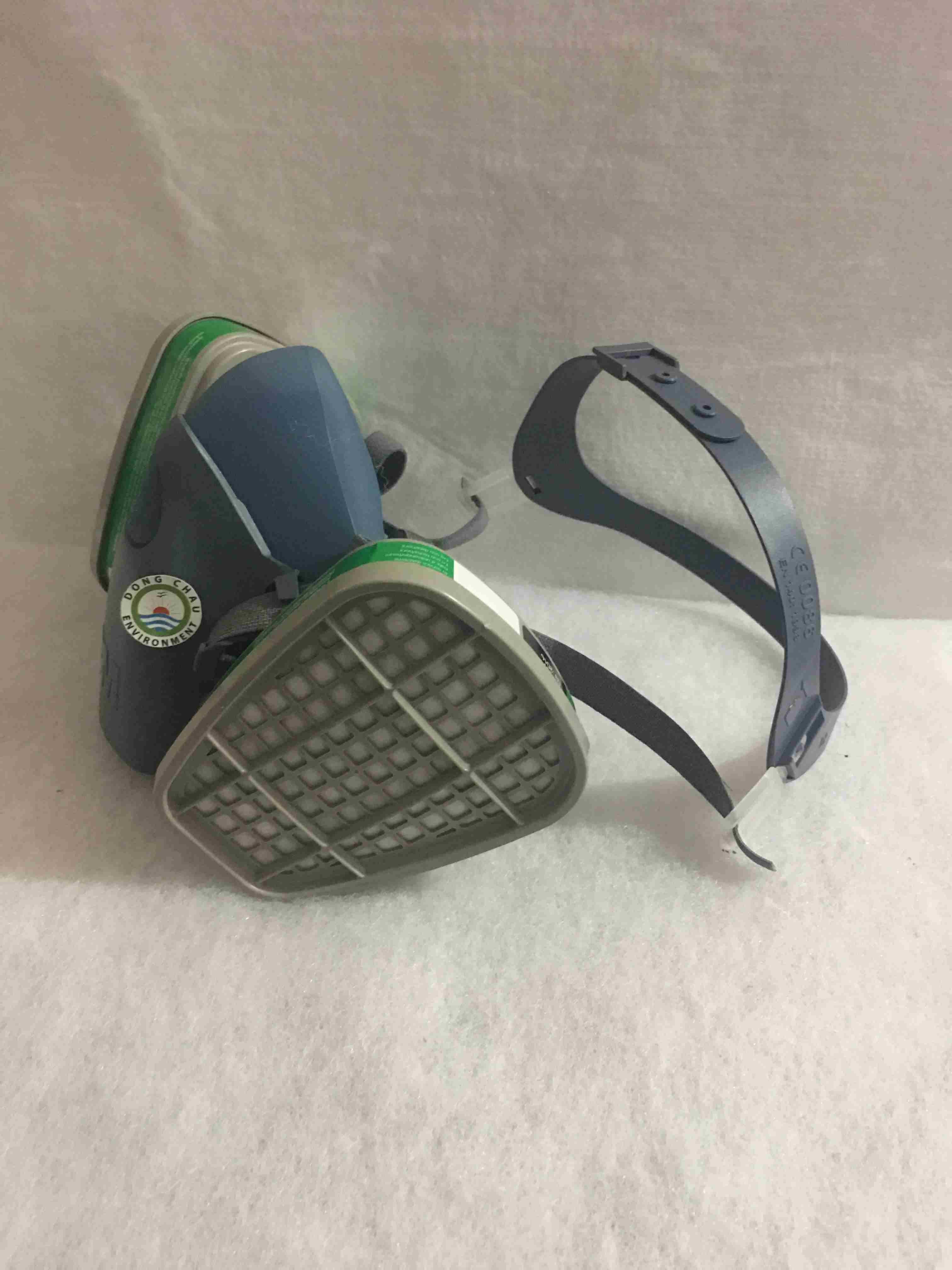 mat-na-chong-bui-7502 cách đeo Mặt nạ phòng độc 3M 7502