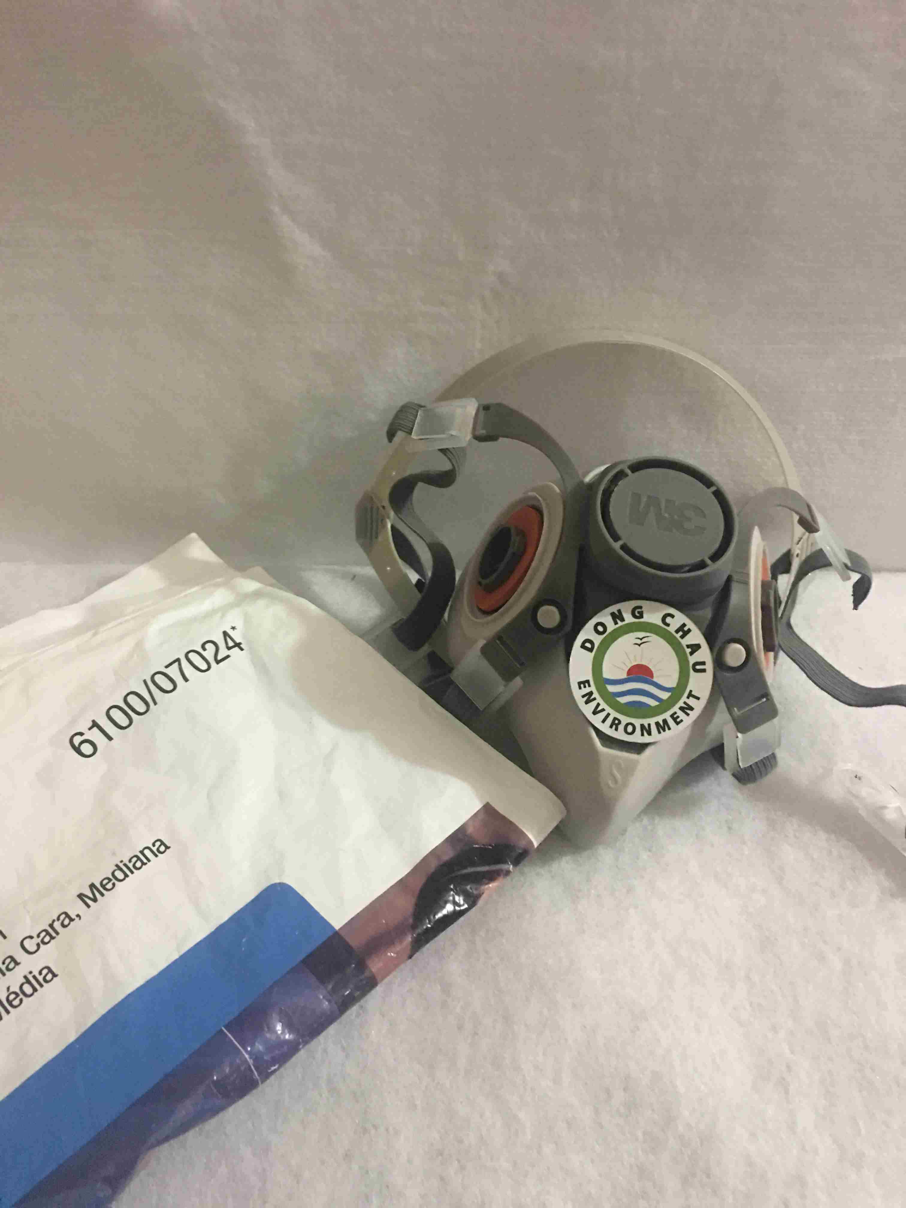 mat-na-phong-doc-3m-6100 liên hệ đông châu phân phối Mặt nạ 3M 6100 nửa mặt, phin lọc tự chọn