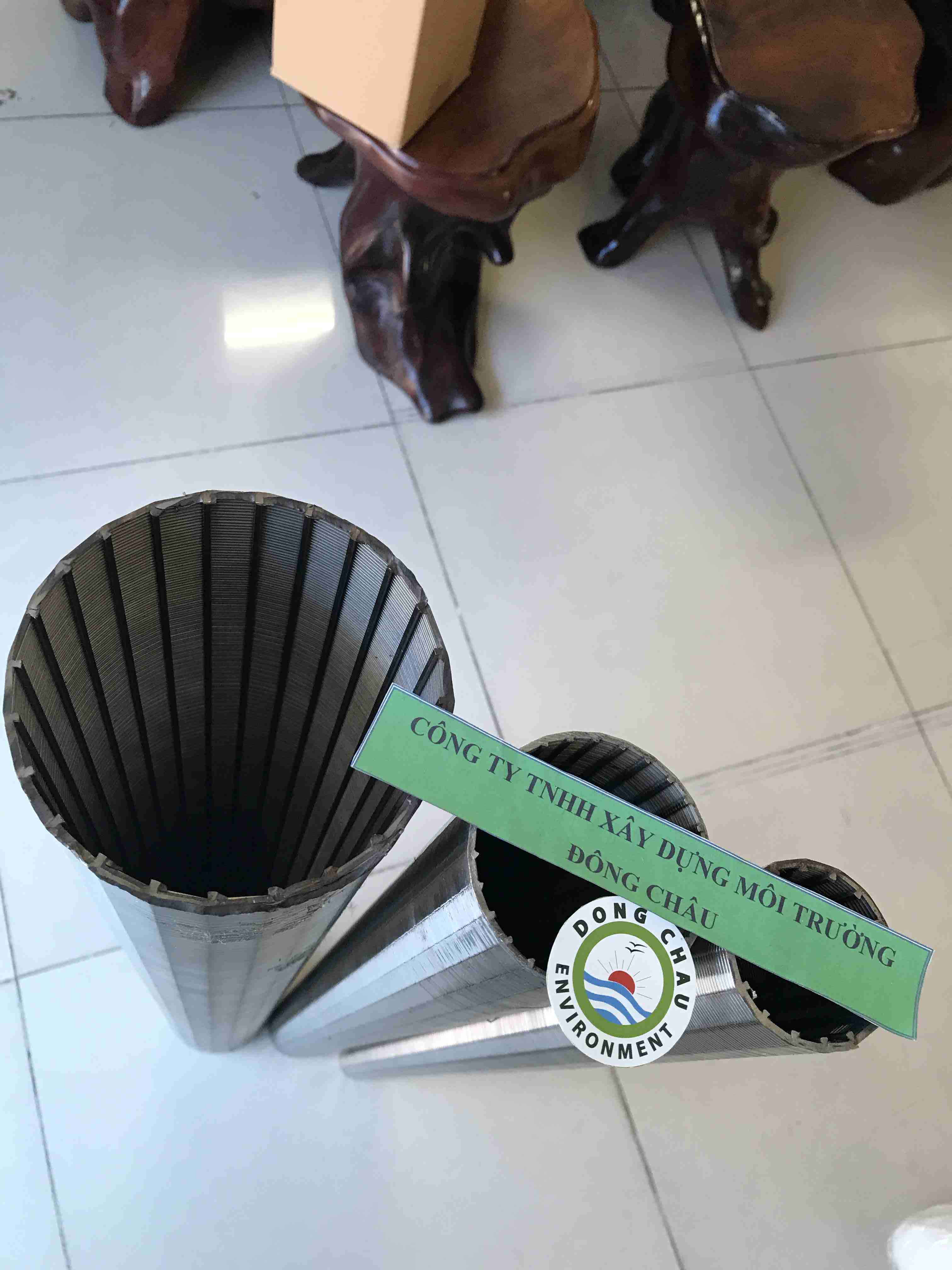 ong-loc-can-nuoc-gieng-khoan-90mm-0.3mm-1m-DOE so sánh Ống lọc khe inox OD 90mm khe 0.3mm dài 1M DOE với loại khác