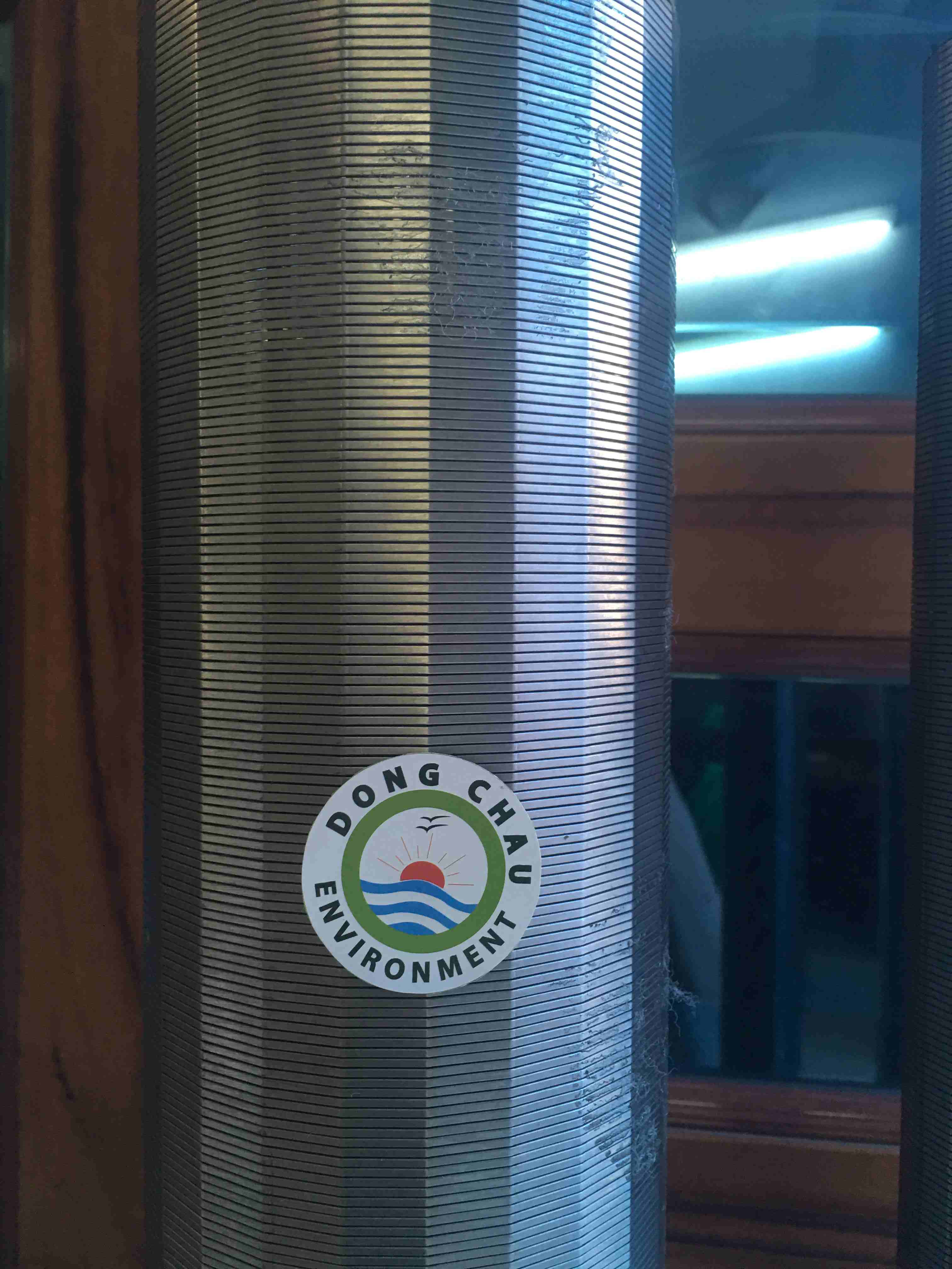 ong-loc-khe-loc-nuoc-trai-cay-90mm-0.3mm-1m-DOE bề mặt cấu tạo Ống lọc khe inox OD 90mm khe 0.3mm dài 1M DOE